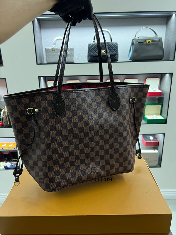 حقيبة نيفرفول تُوت – داميي إيبان
Neverfull Tote – Damier Ébène