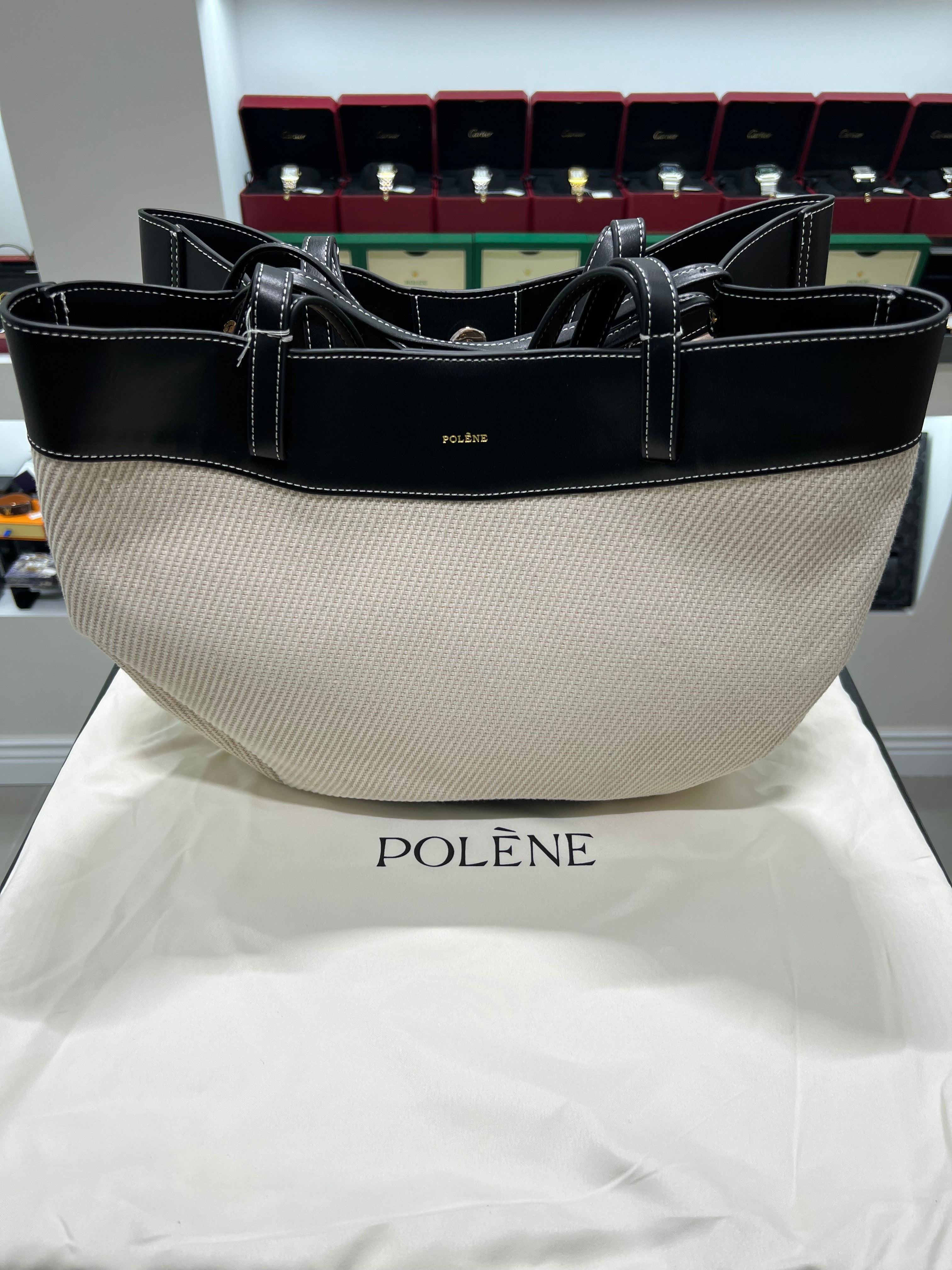 Polēne Cyme black