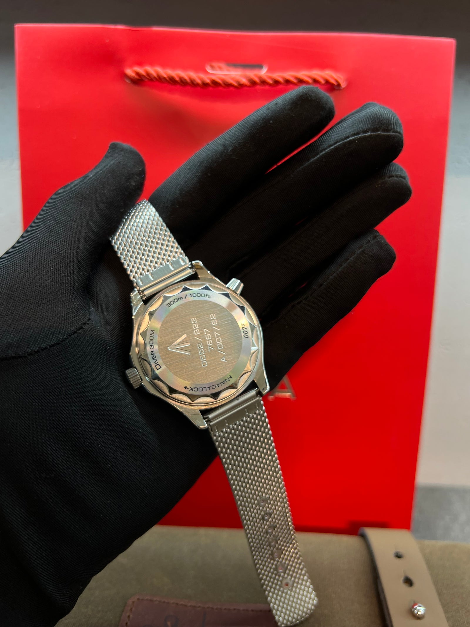 ساعة سيماستر دايفر 300M – إصدار 007
Seamaster Diver 300M – 007 Edition