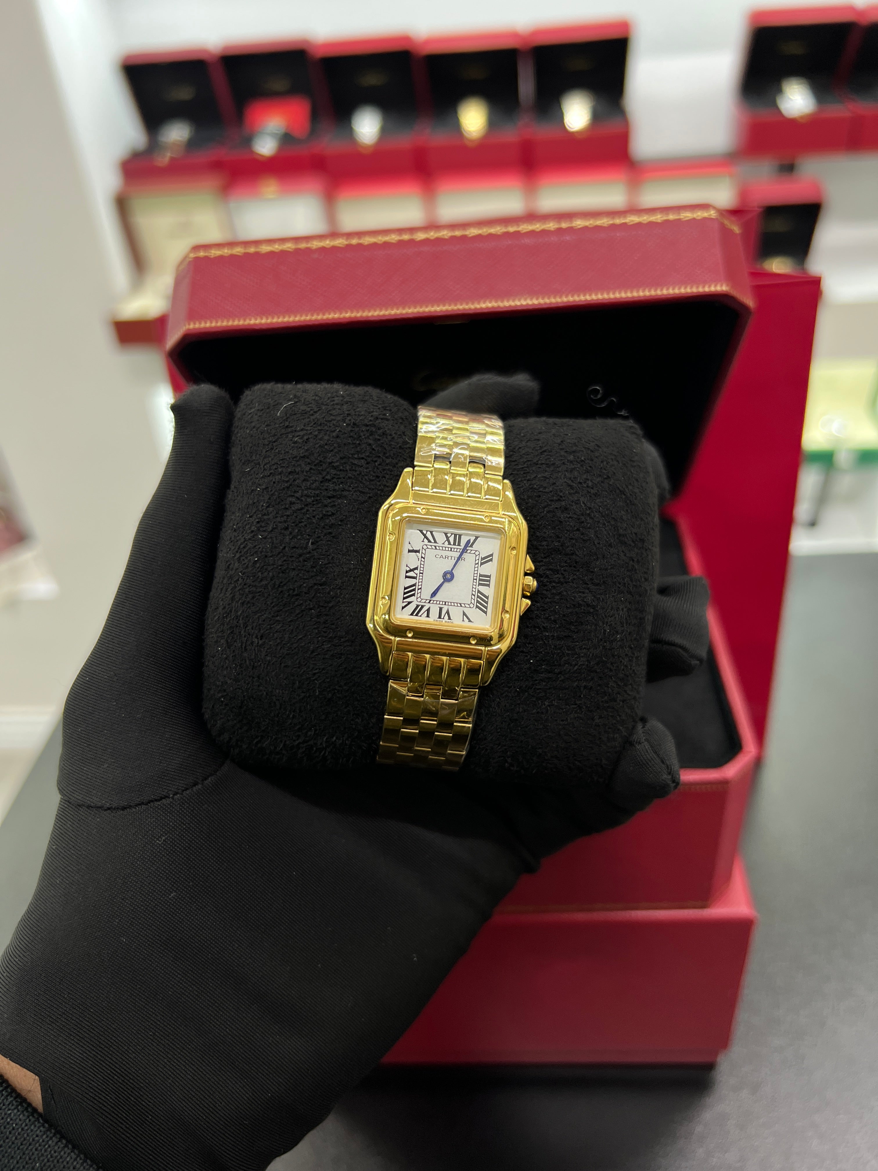 Panthère Gold Classic Model