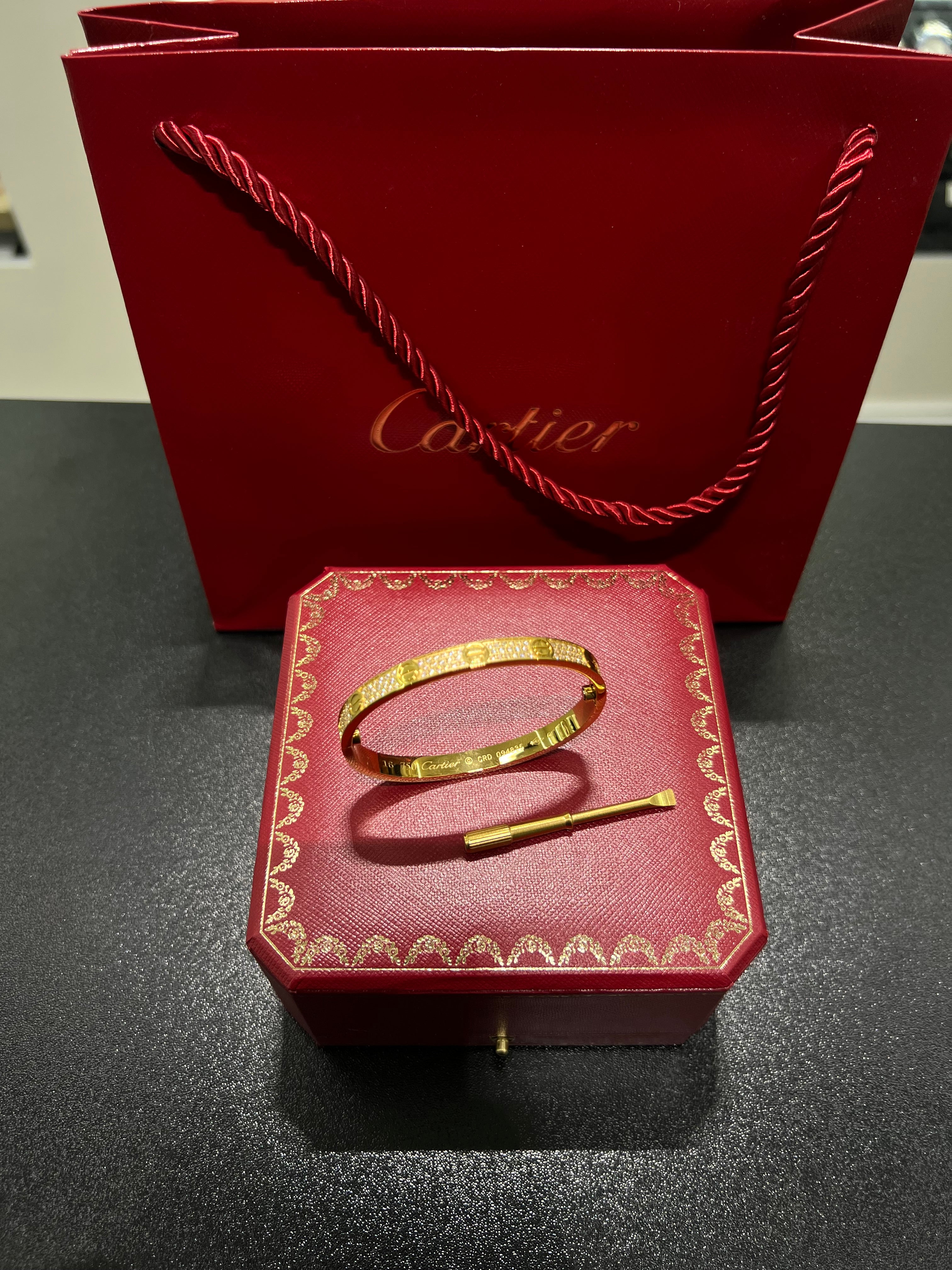 سوار كارتير LOVE  دايموند ذهبي مقاس 19