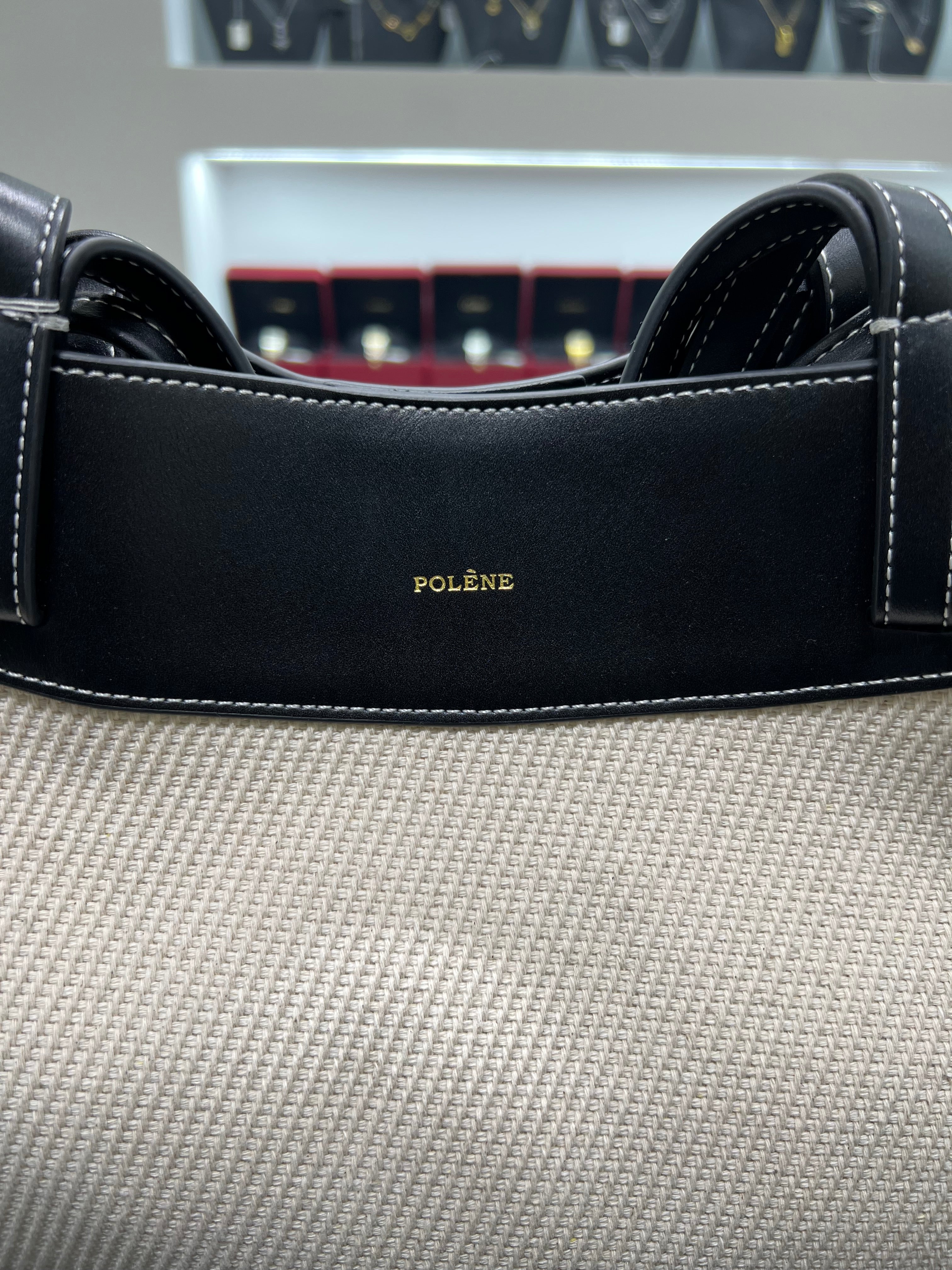 Polēne Cyme black