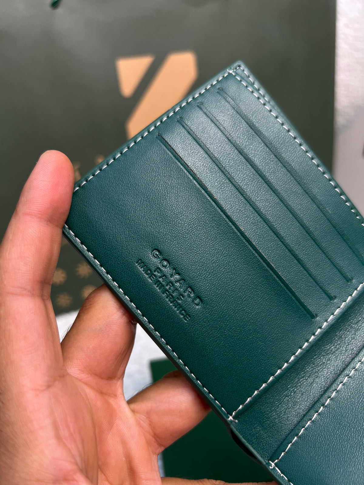 محفظة فيكتوار بنقشة Y أخضر Victoire Wallet