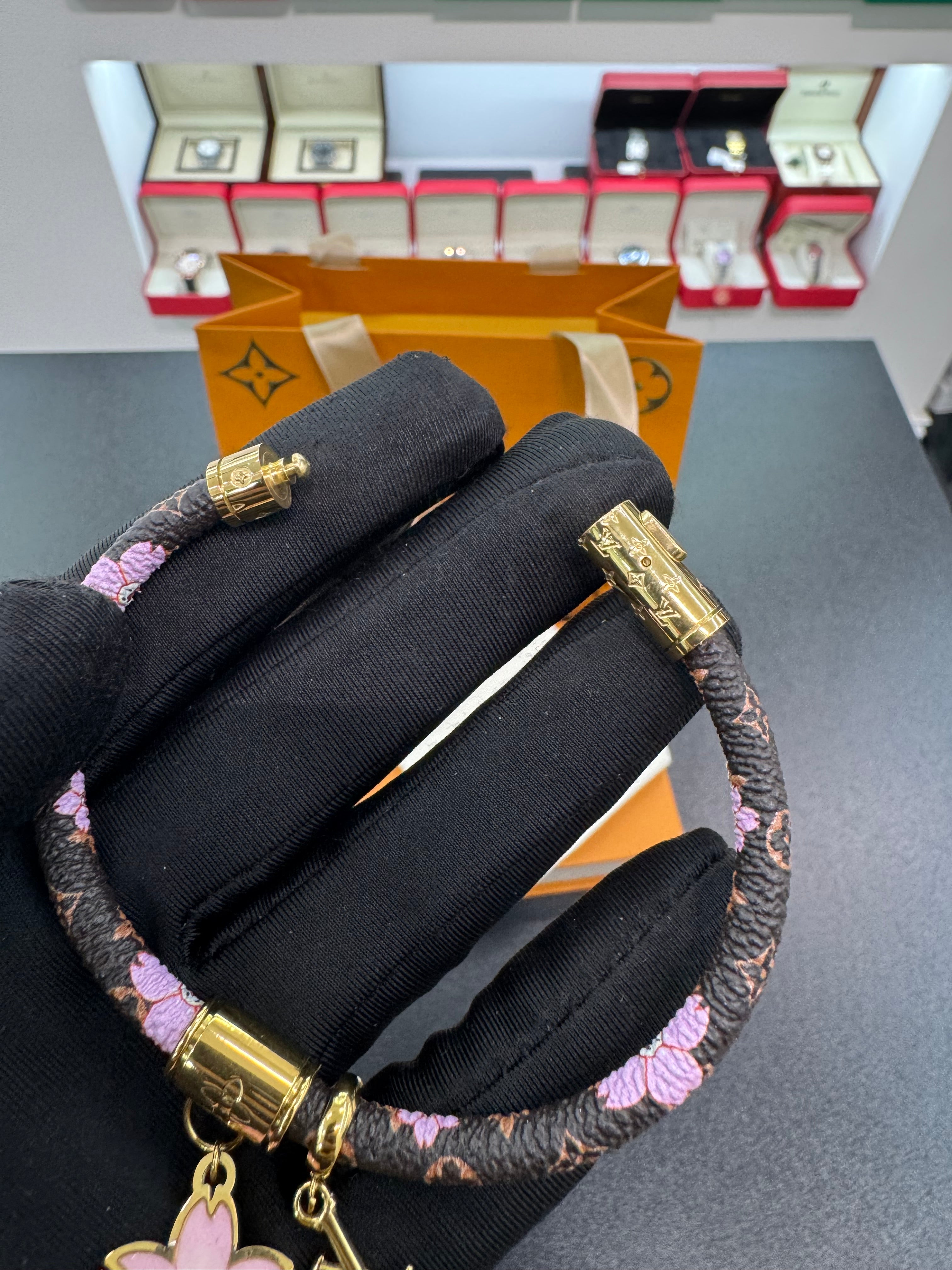 Sakura LV bracelet ￼