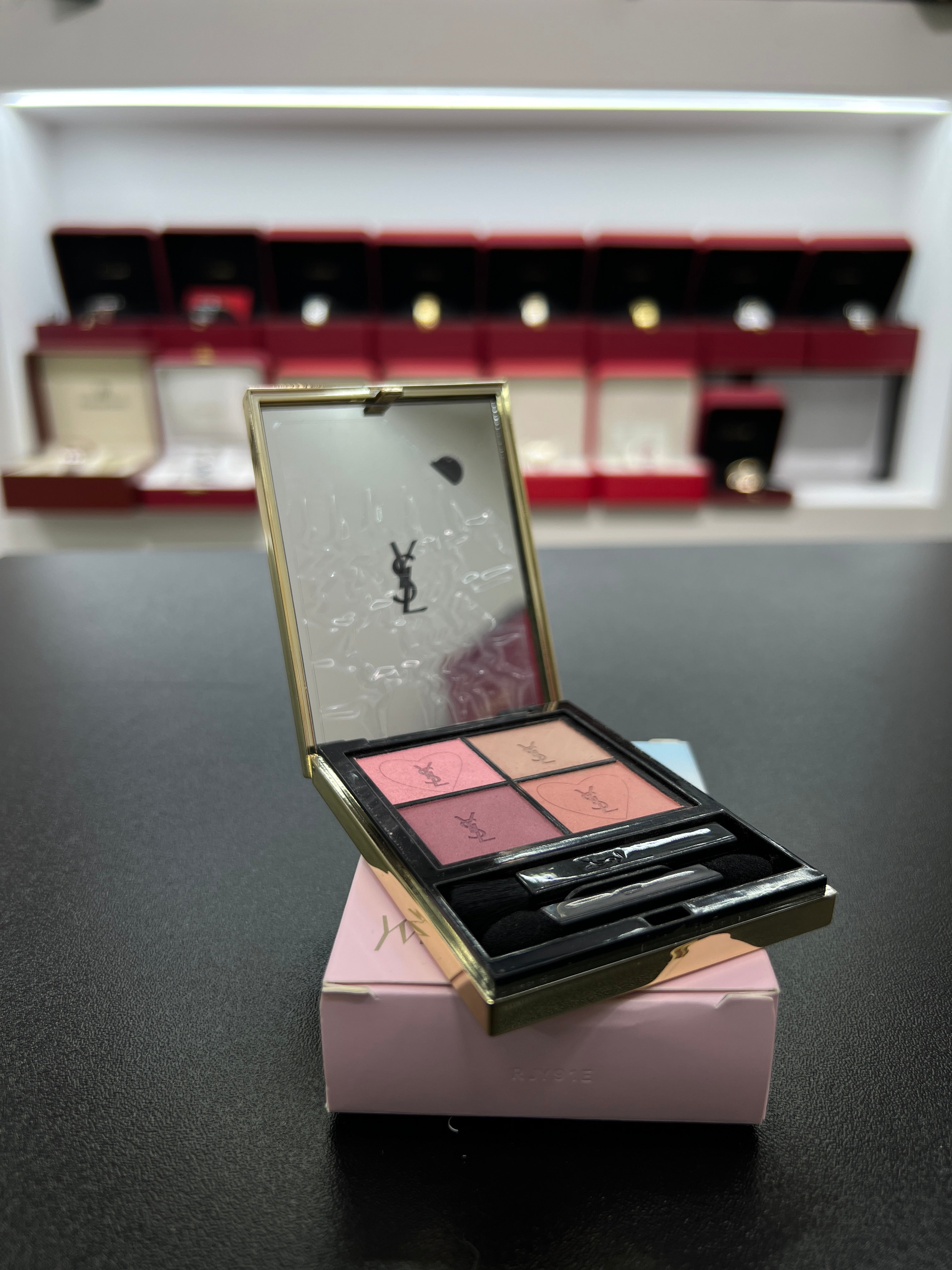 Couture Blush Collector Palette