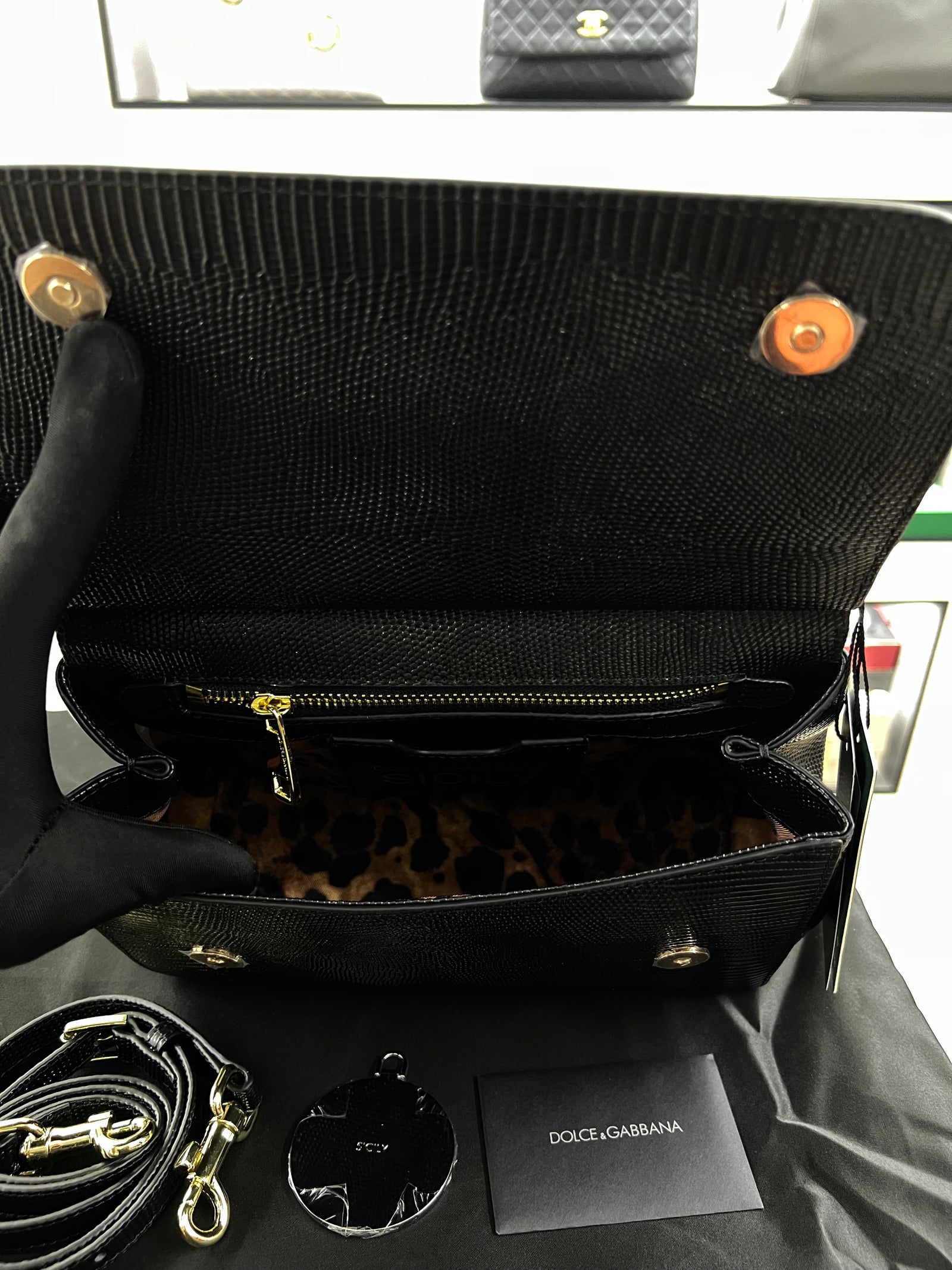 حقيبة سيسيلي سوداء بنقشة جلد السحلية الحجم الكبير
Sicily Bag – Black Lizard-Print