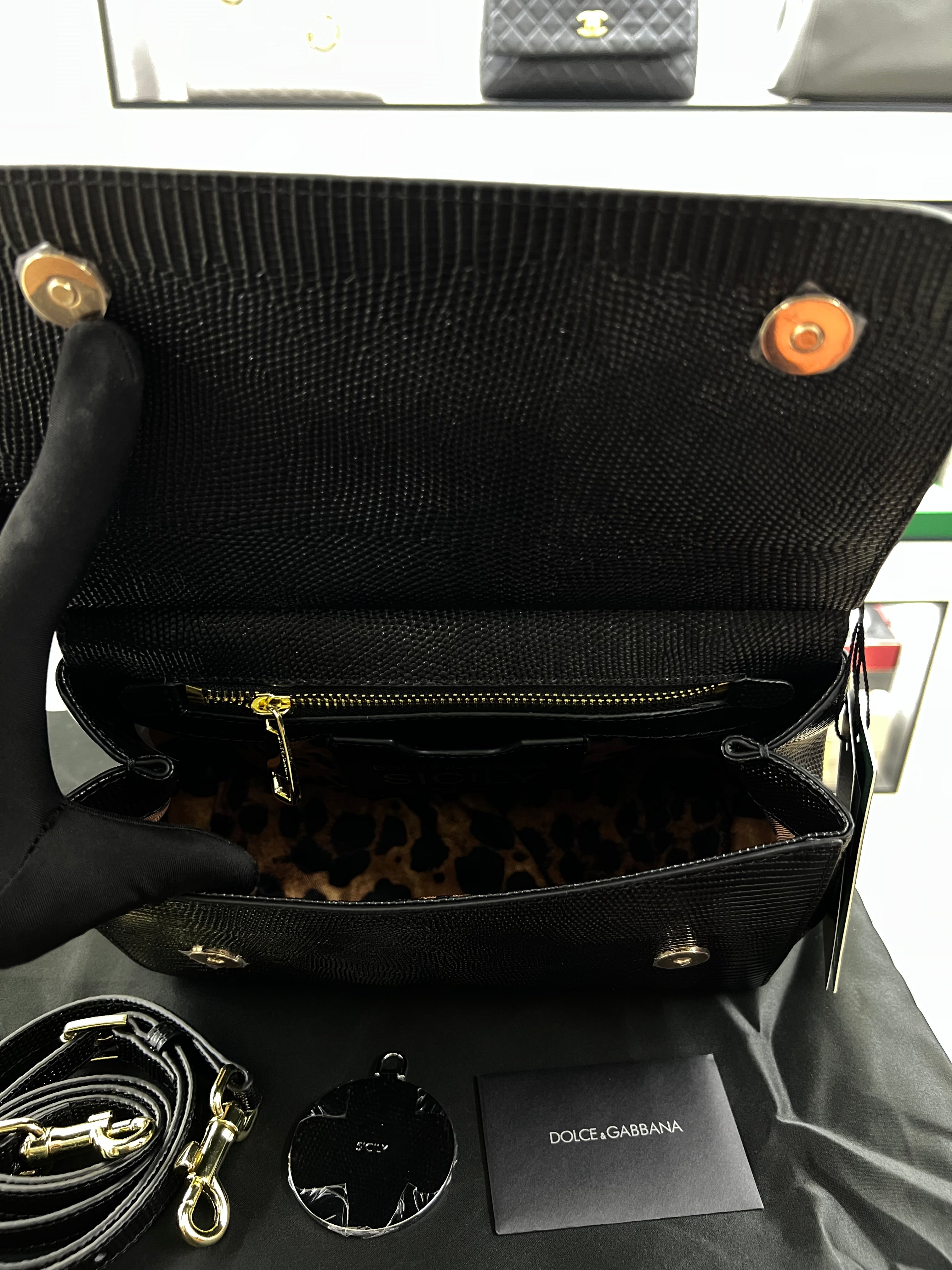 حقيبة سيسيلي سوداء بنقشة جلد السحلية الحجم الكبير
Sicily Bag – Black Lizard-Print