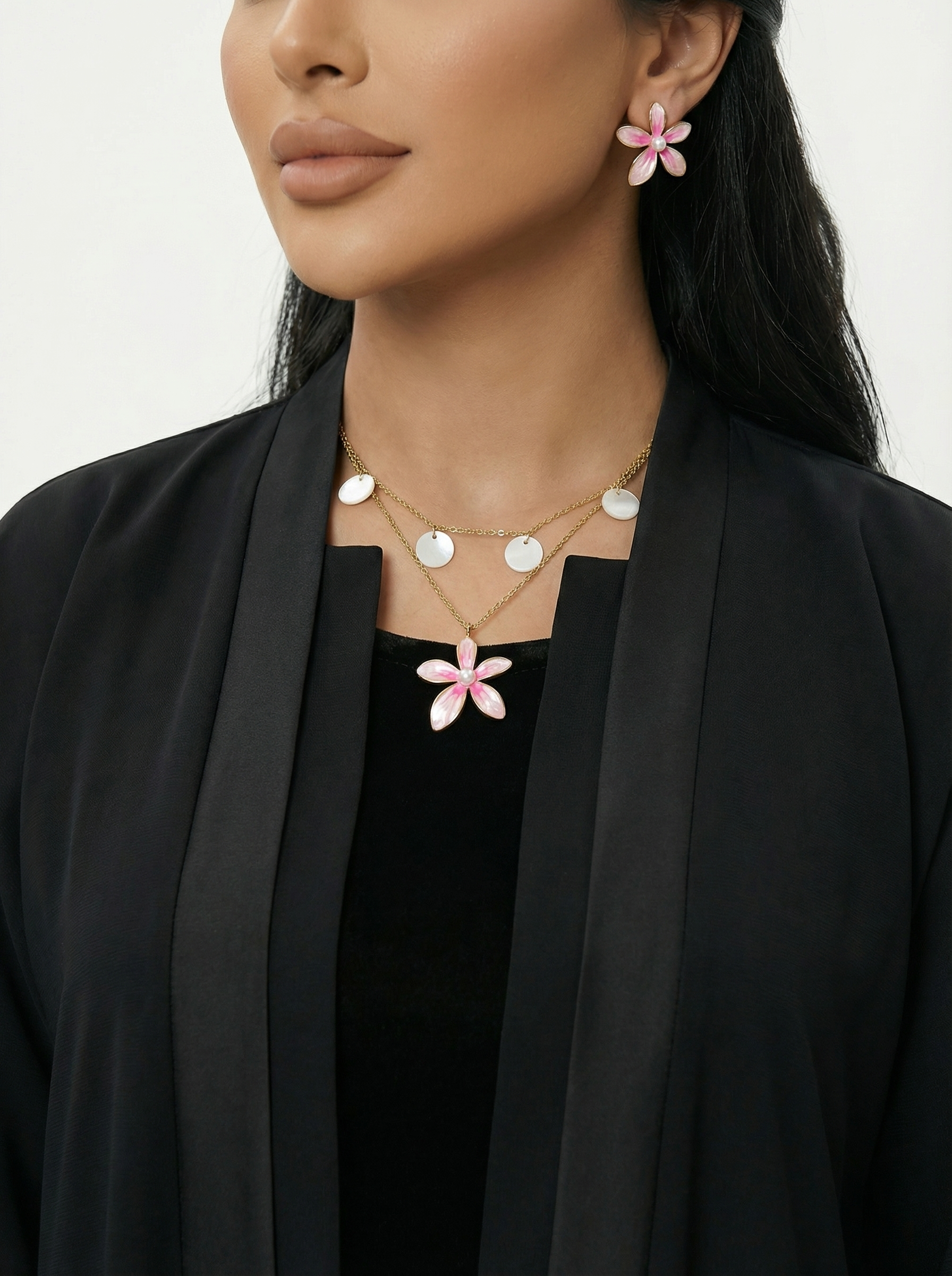 سلسال الورده لون وردي