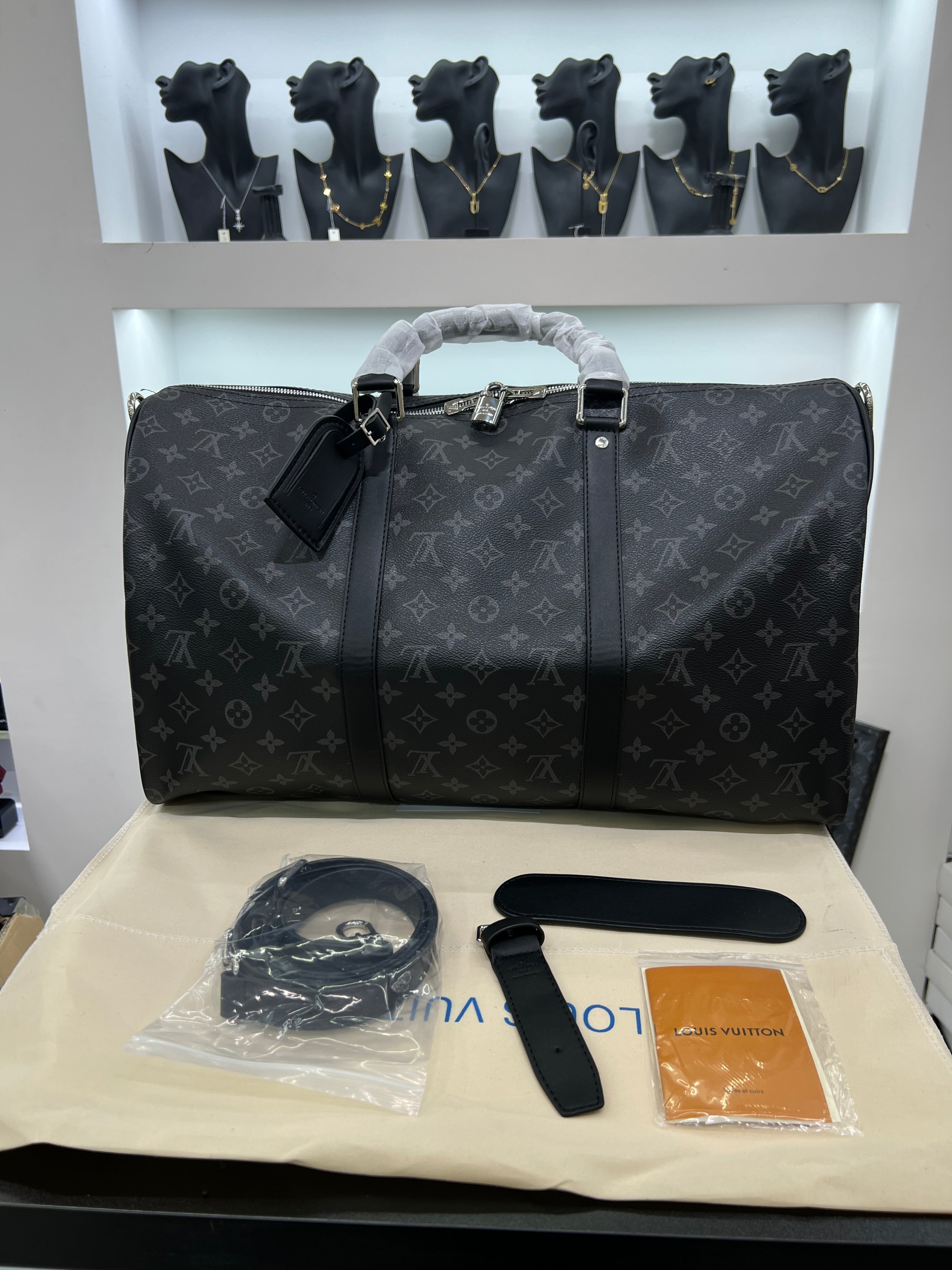 Keepall Bandoulière 55 – Monogram Eclipse