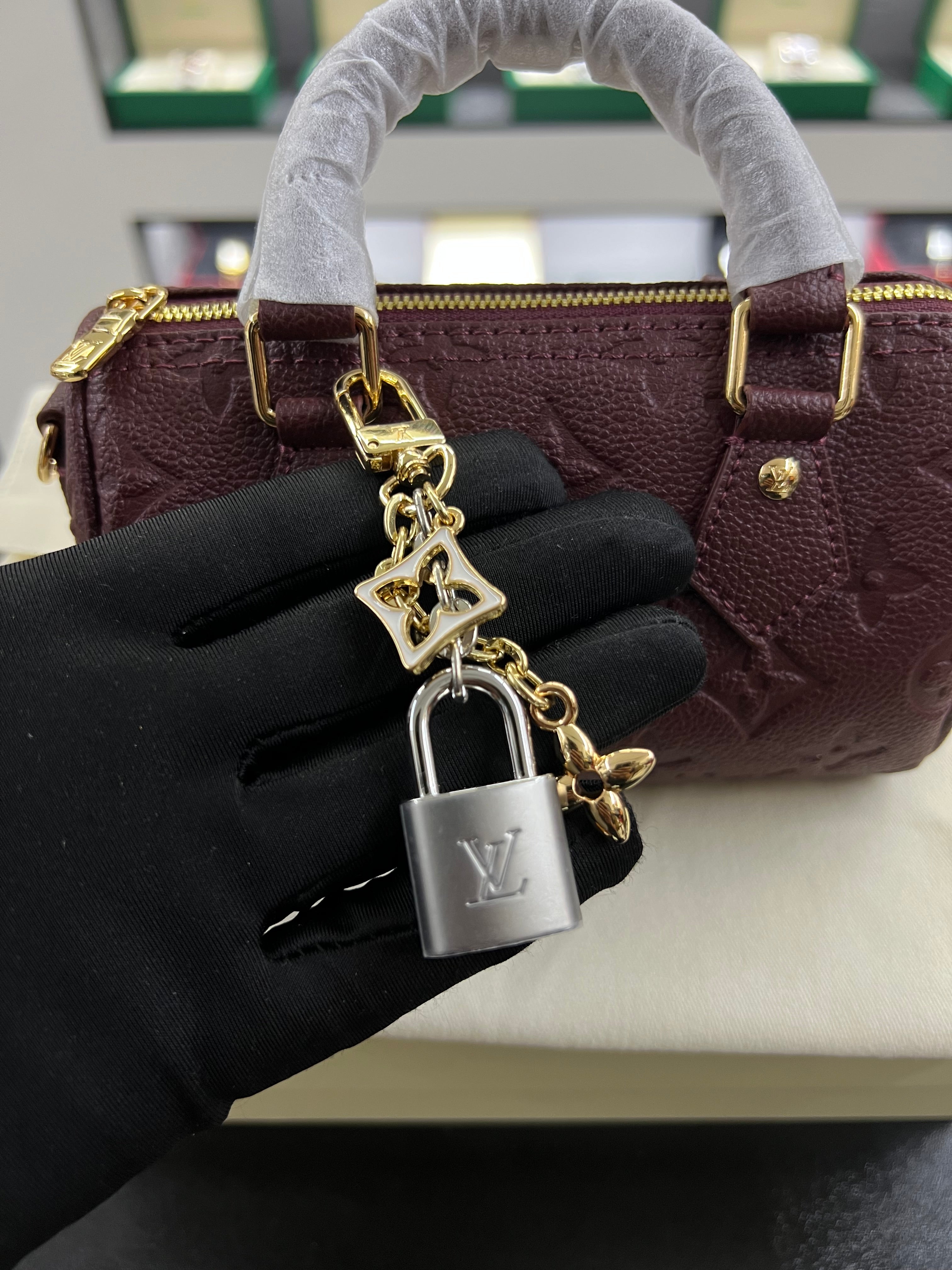 حقيبة سبيدي بندولير 20 – برقندي إمبرنت
Speedy Bandoulière 20 – Burgundy Empreinte