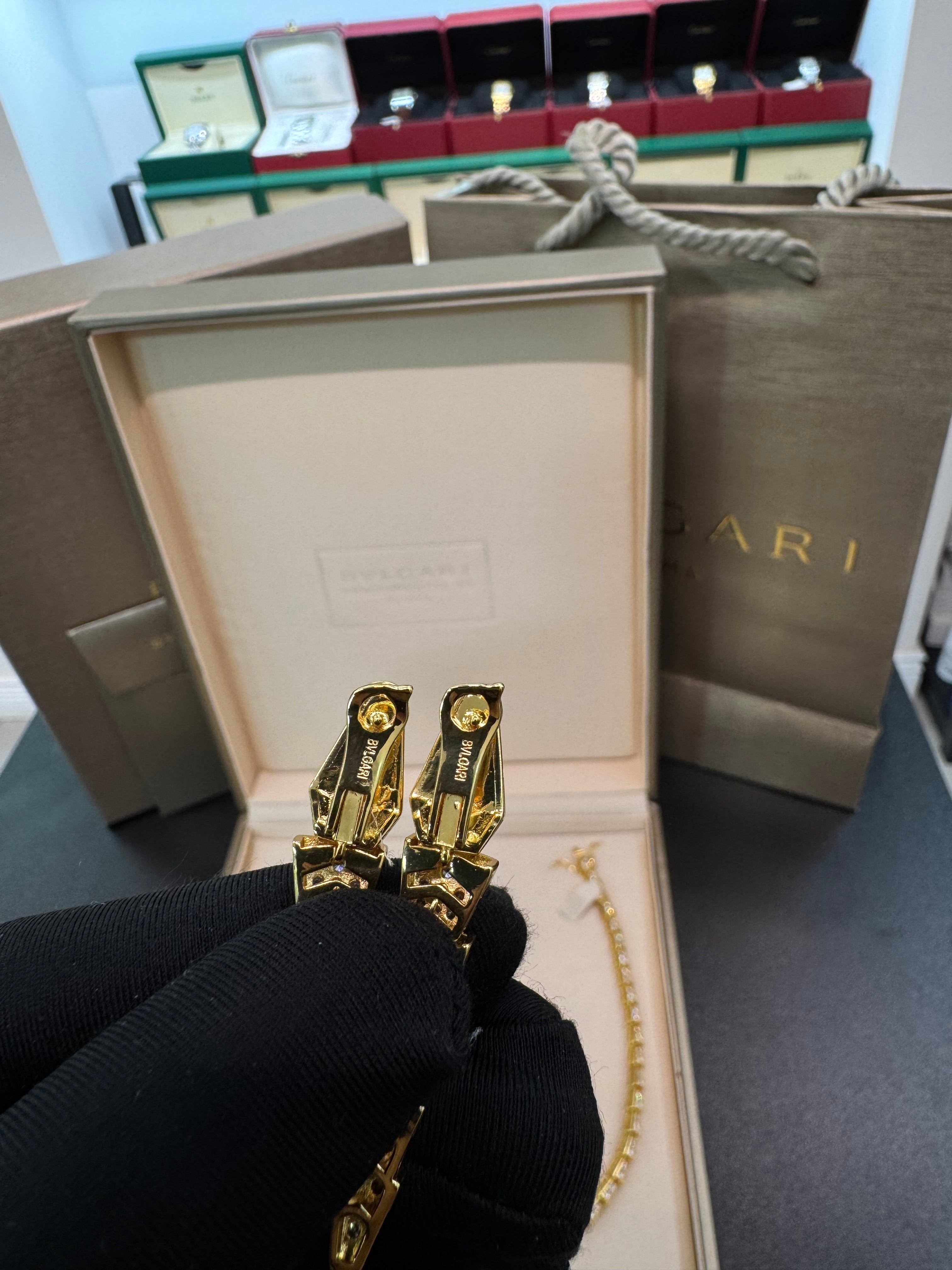 Serpenti-Inspired Drop Necklace Set studded (خراص طويل)