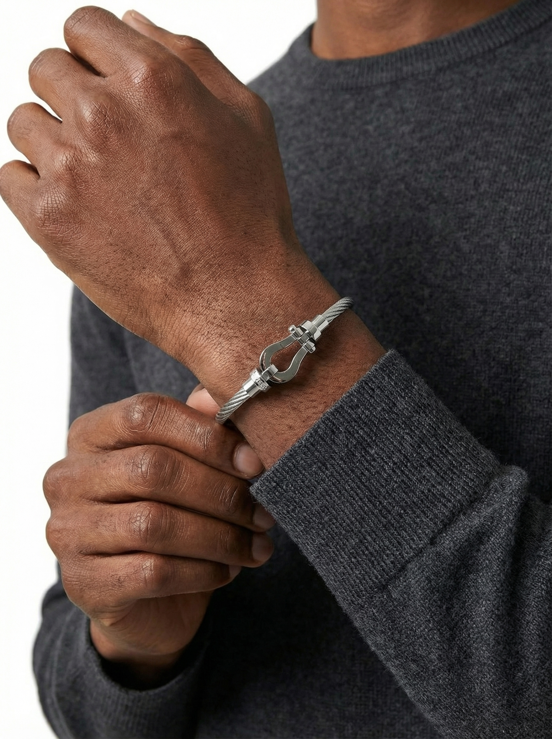 سوار الفريد فضي