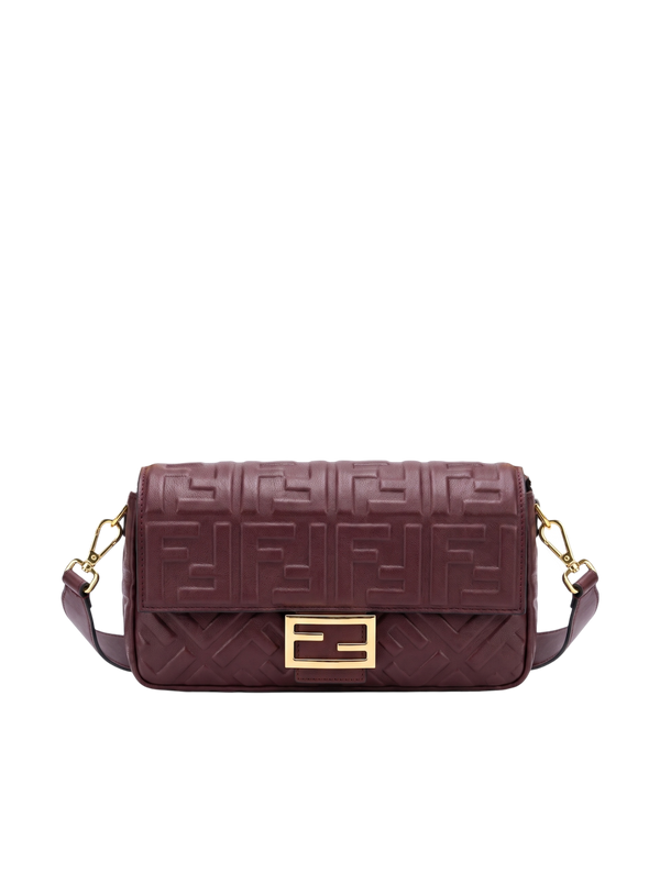 حقيبة باغيت برقندي بنقشة FF بارزة
Baguette Bag – Burgundy Embossed FF