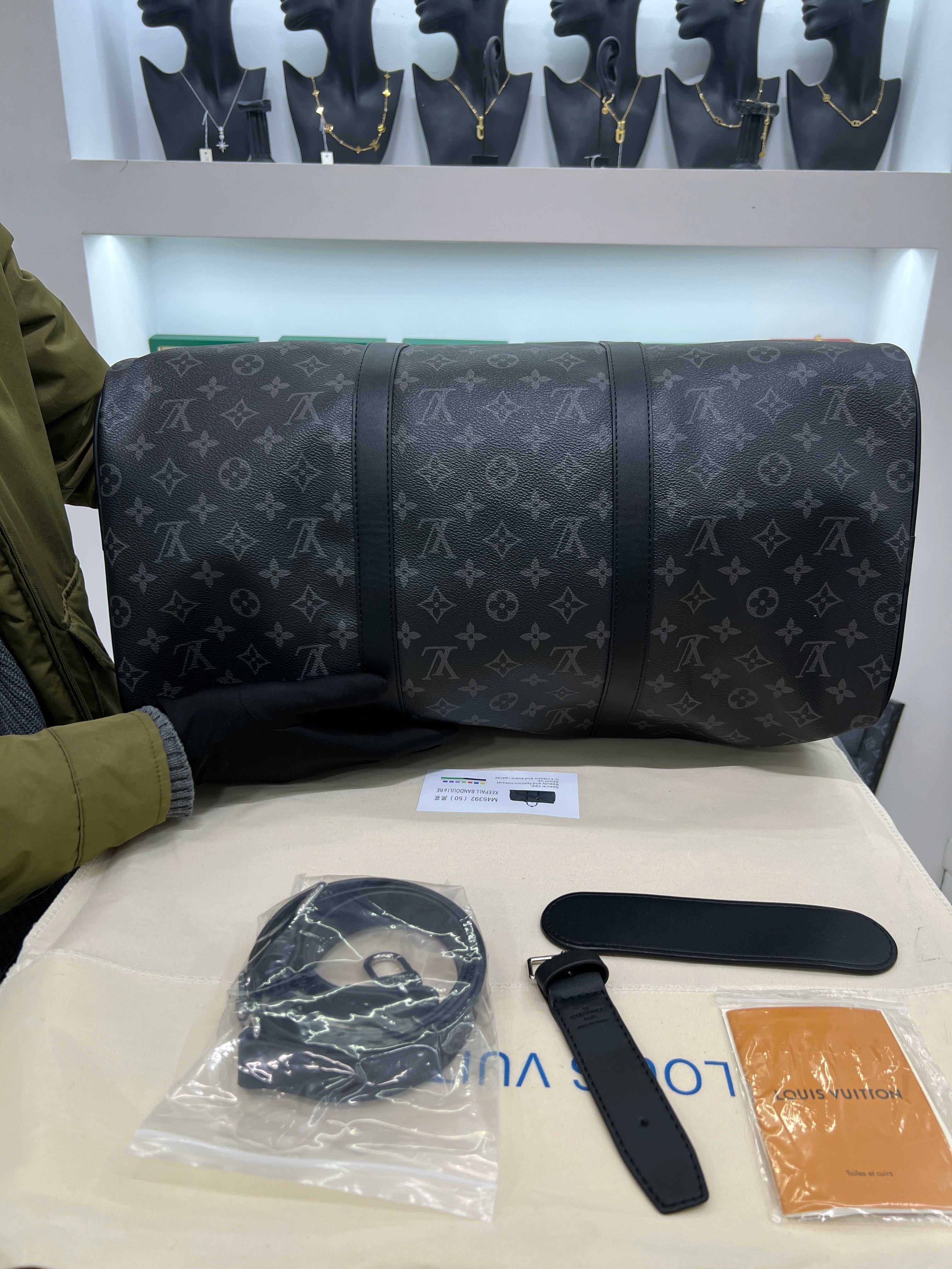 Keepall Bandoulière 55 – Monogram Eclipse