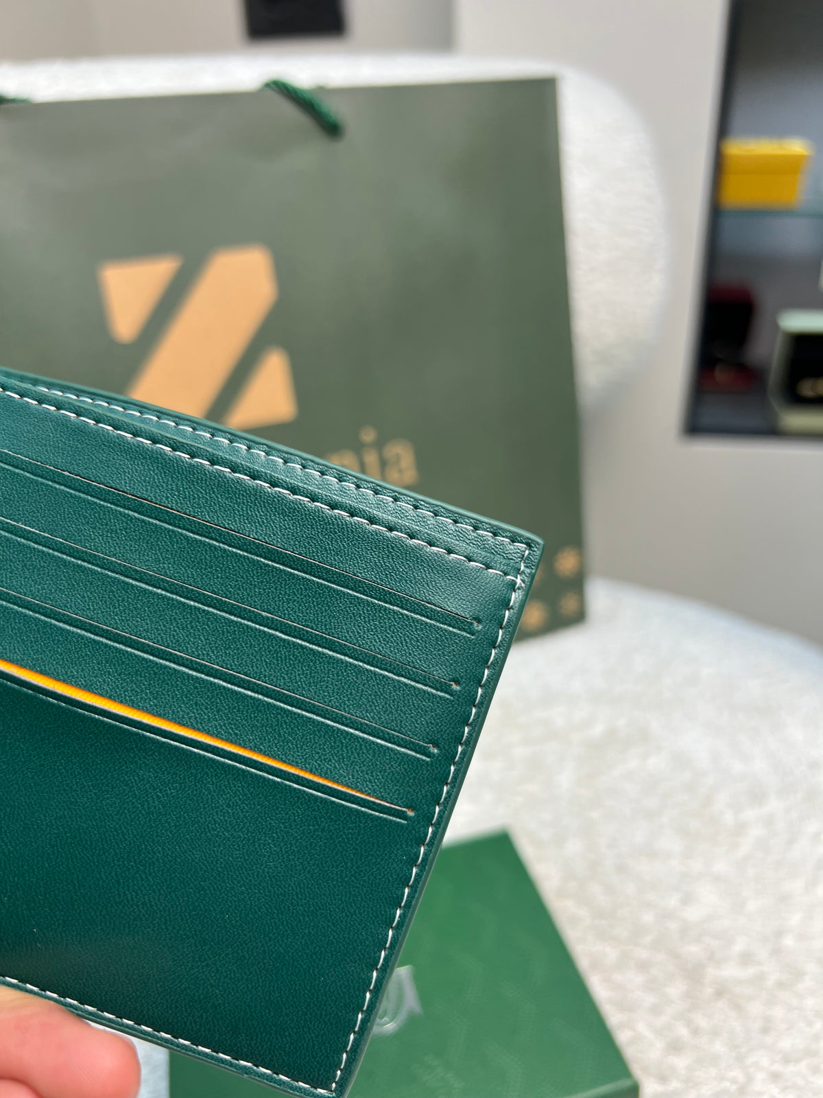 محفظة فيكتوار بنقشة Y أخضر Victoire Wallet