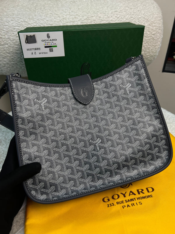 حقيبة ميوزيت كروس بنقشة Y رمادي Musette Crossbody