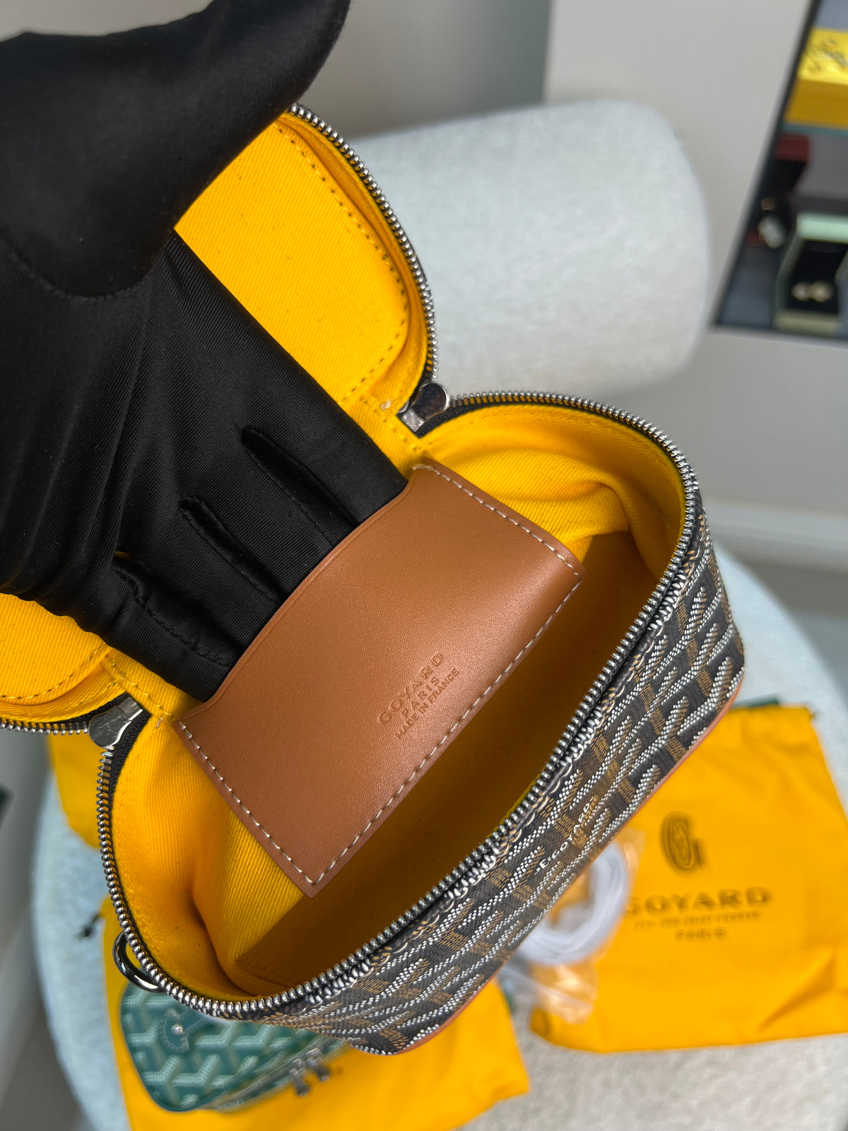 حقيبة ميوز فانيتي علبة تجميل بنقشة Muse Y Vanity Case