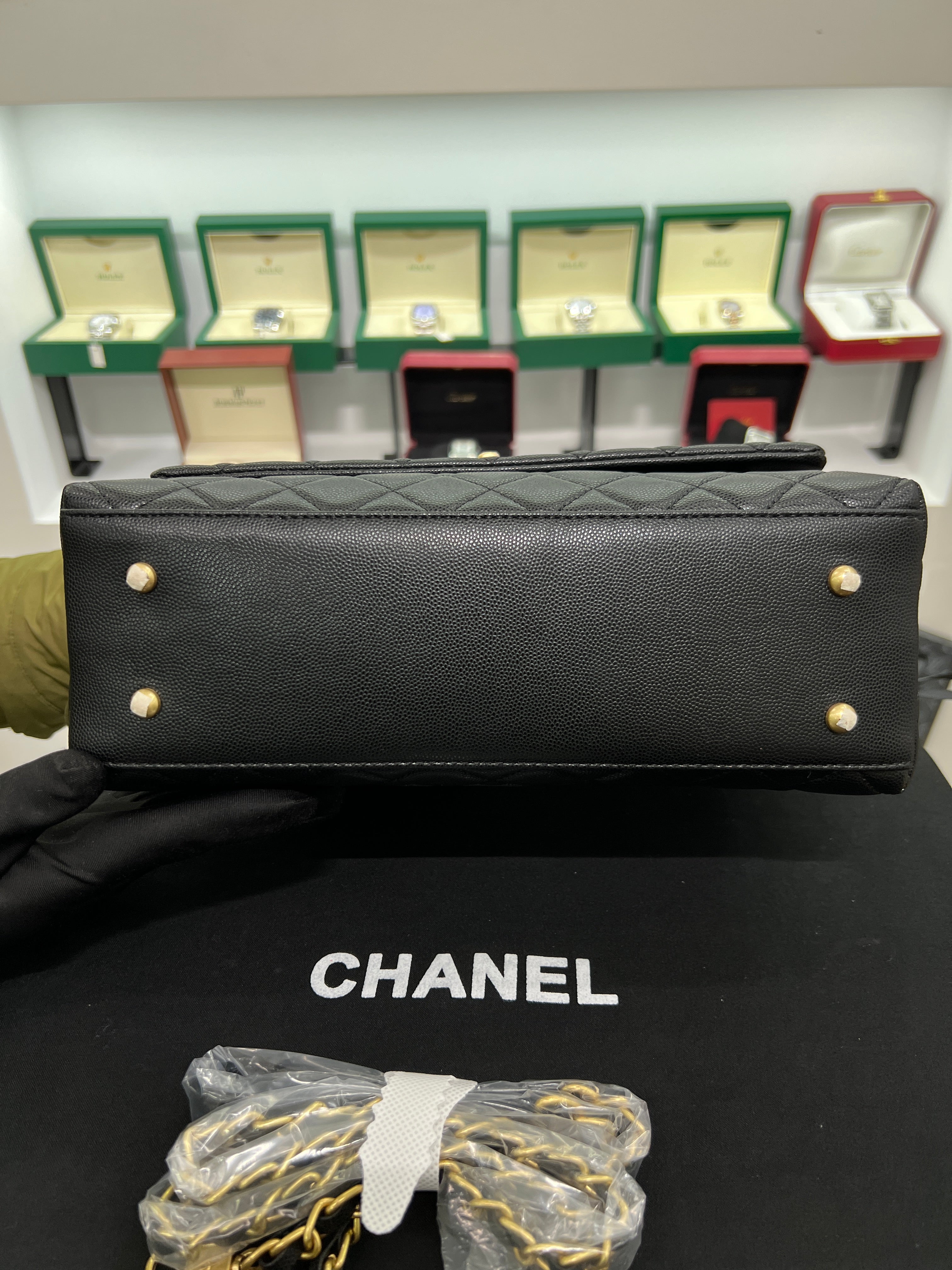 Handle Flap Bag – Caviar Leather (Black)