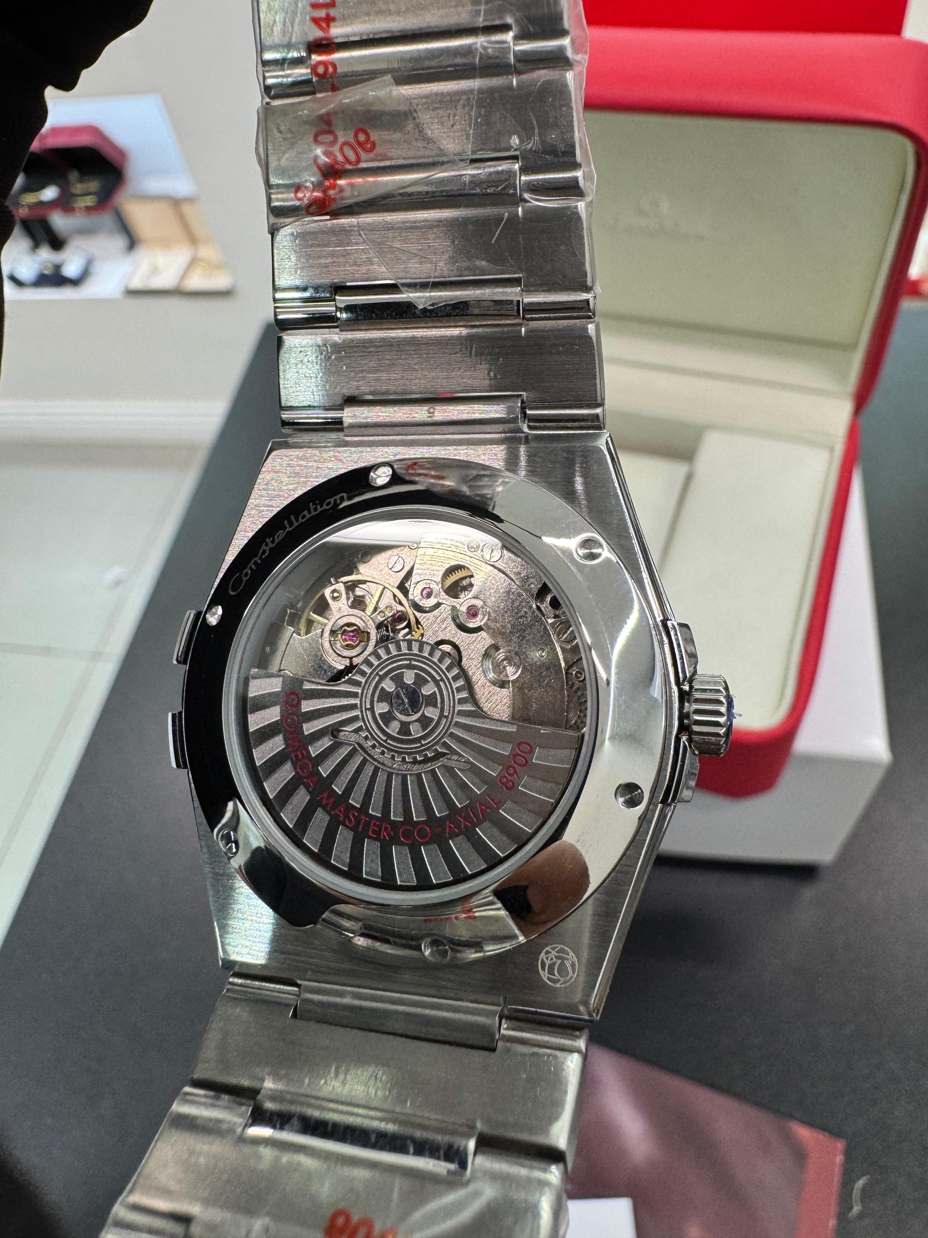 Constellation Co-Axial Master Chronometer 41mm - Meteorite Dial