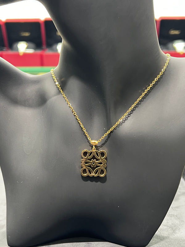 سلسال التعليقة الهندسية الكبيرة | Geometric Pendant Necklace – Large