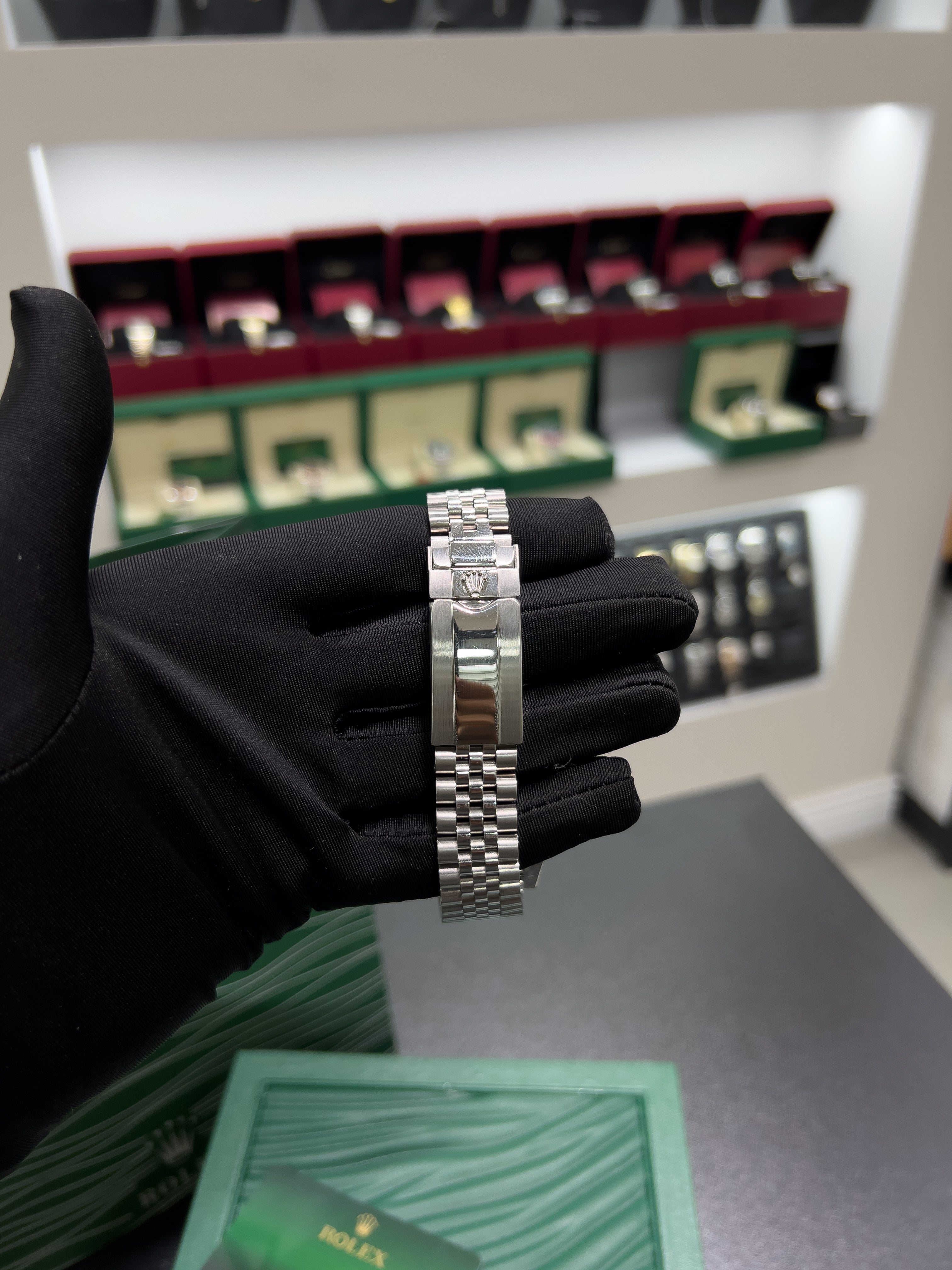 GMT-Master II “Batgirl” – Black Dial Jubilee