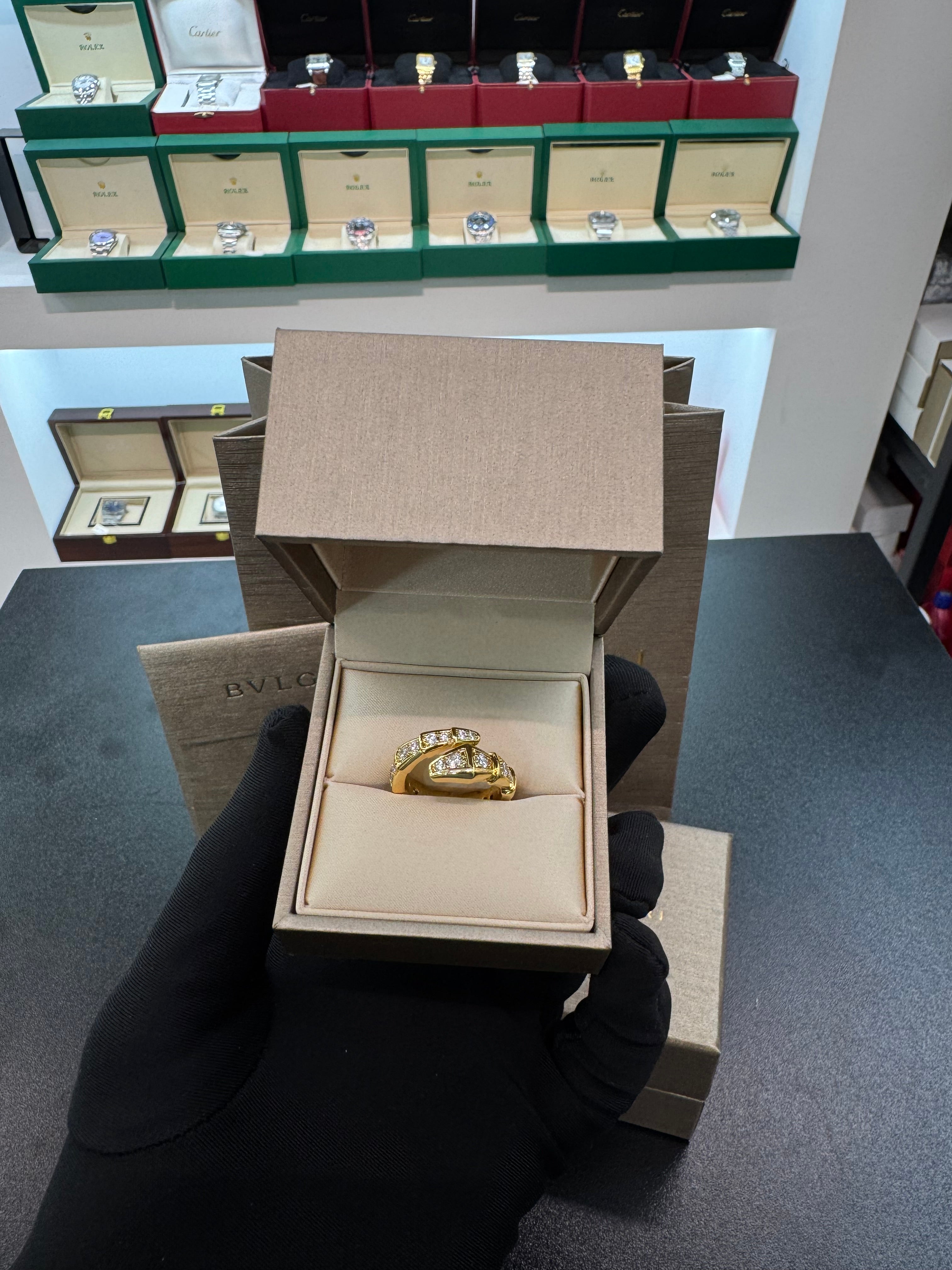 Serpenti ring Studded