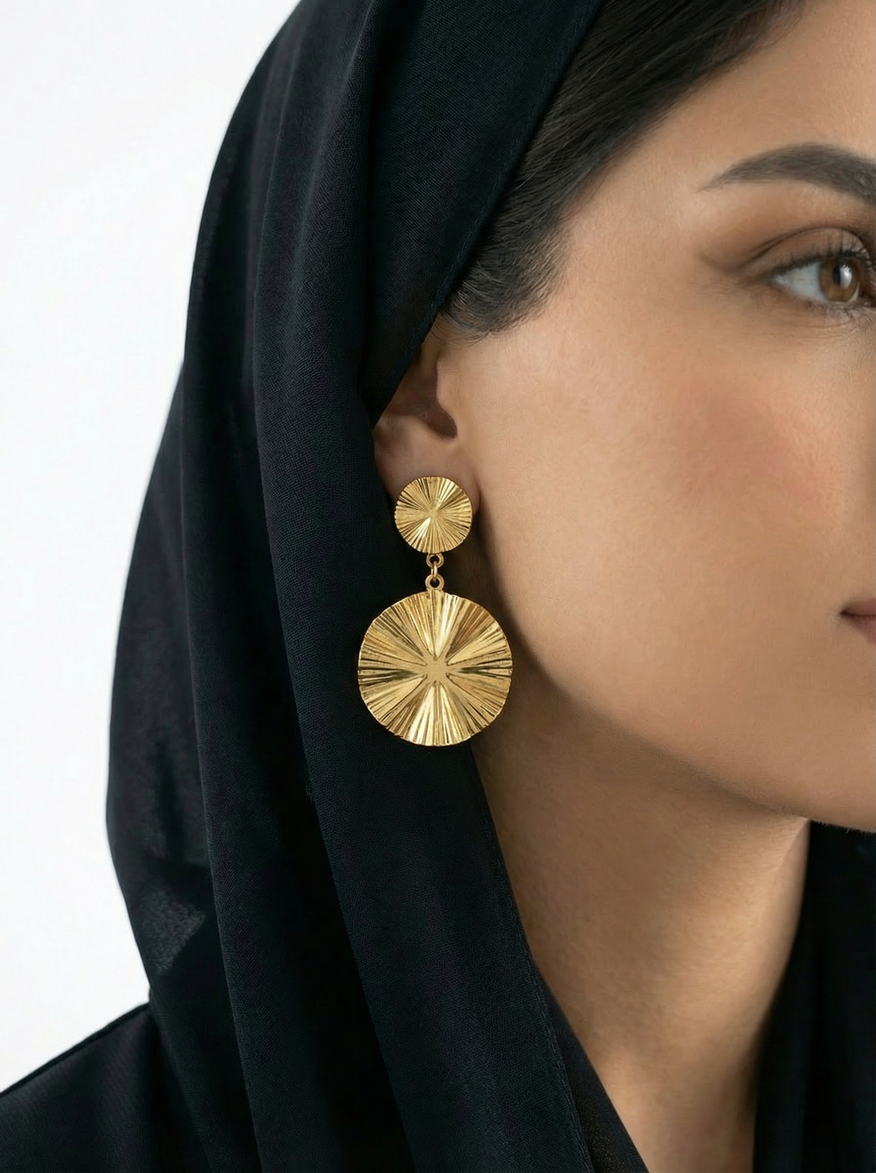 أقراط أذن الدائره المزخرفه