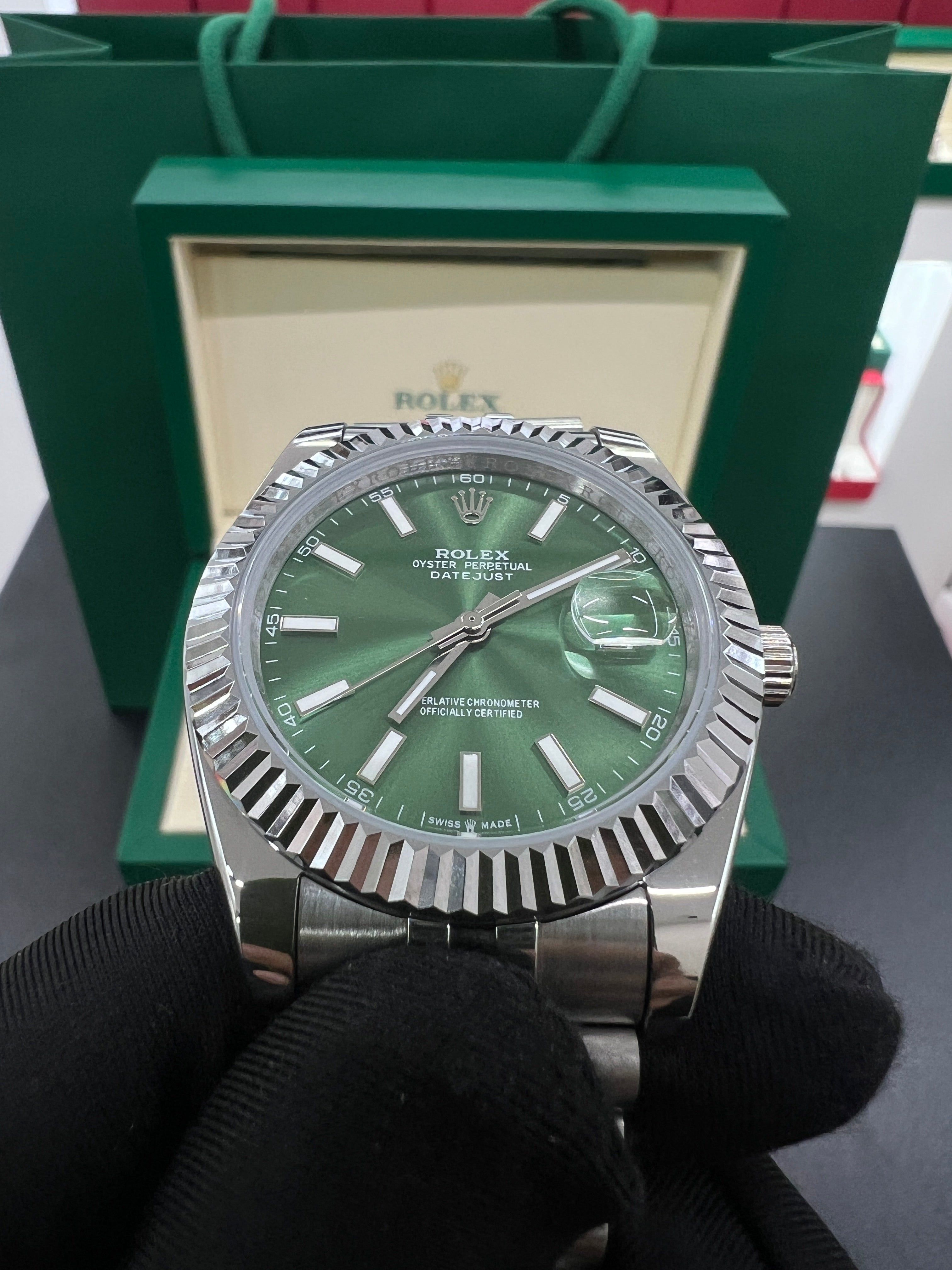 Datejust 41 – Green Dial Jubilee Bracelet