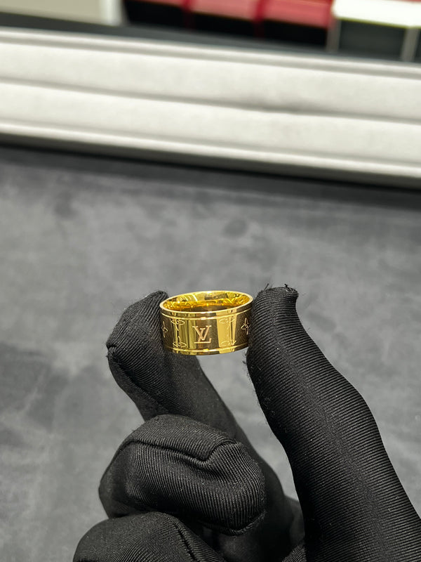 خاتم LV