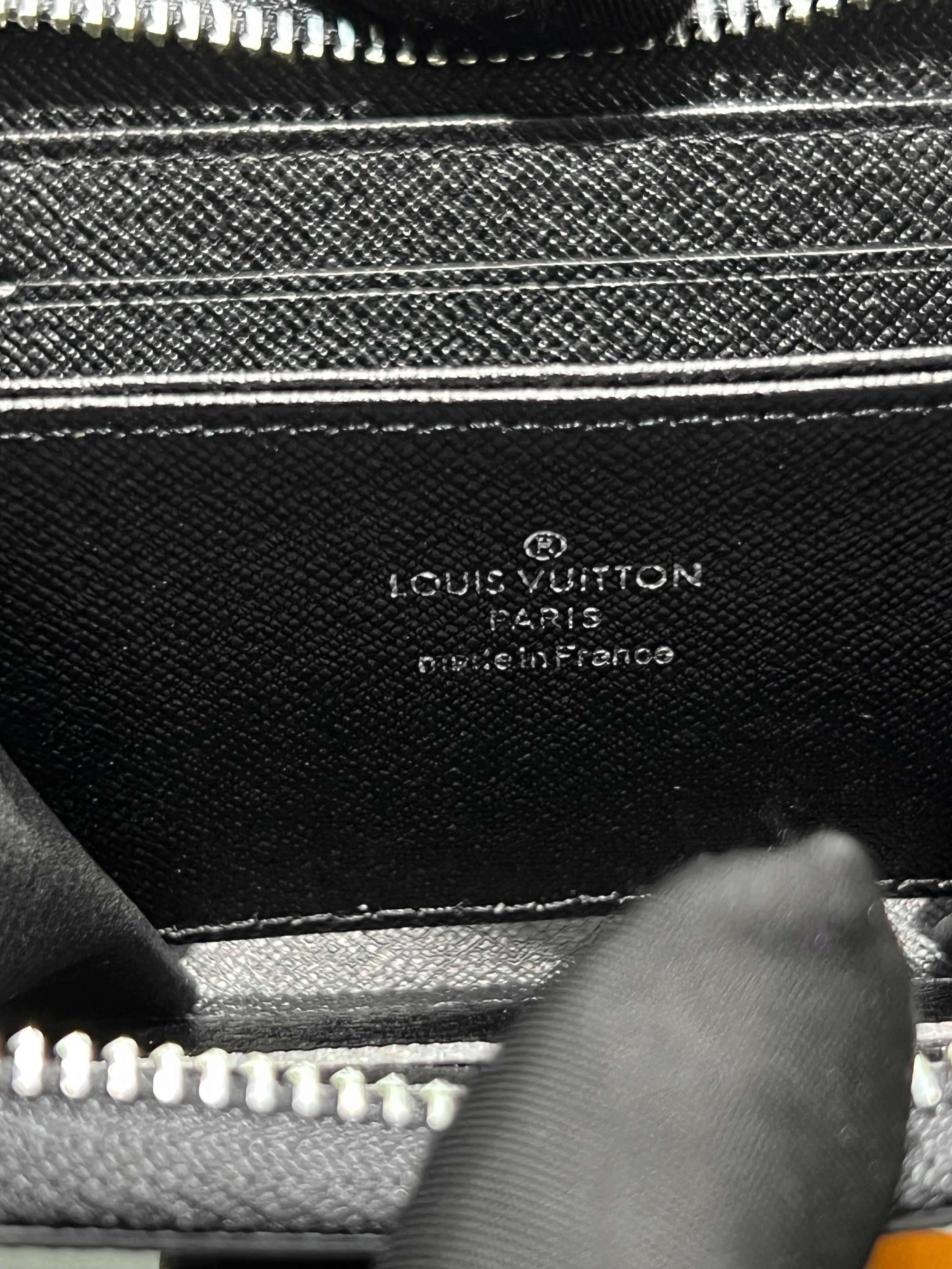 Coin Purse Vertical LV