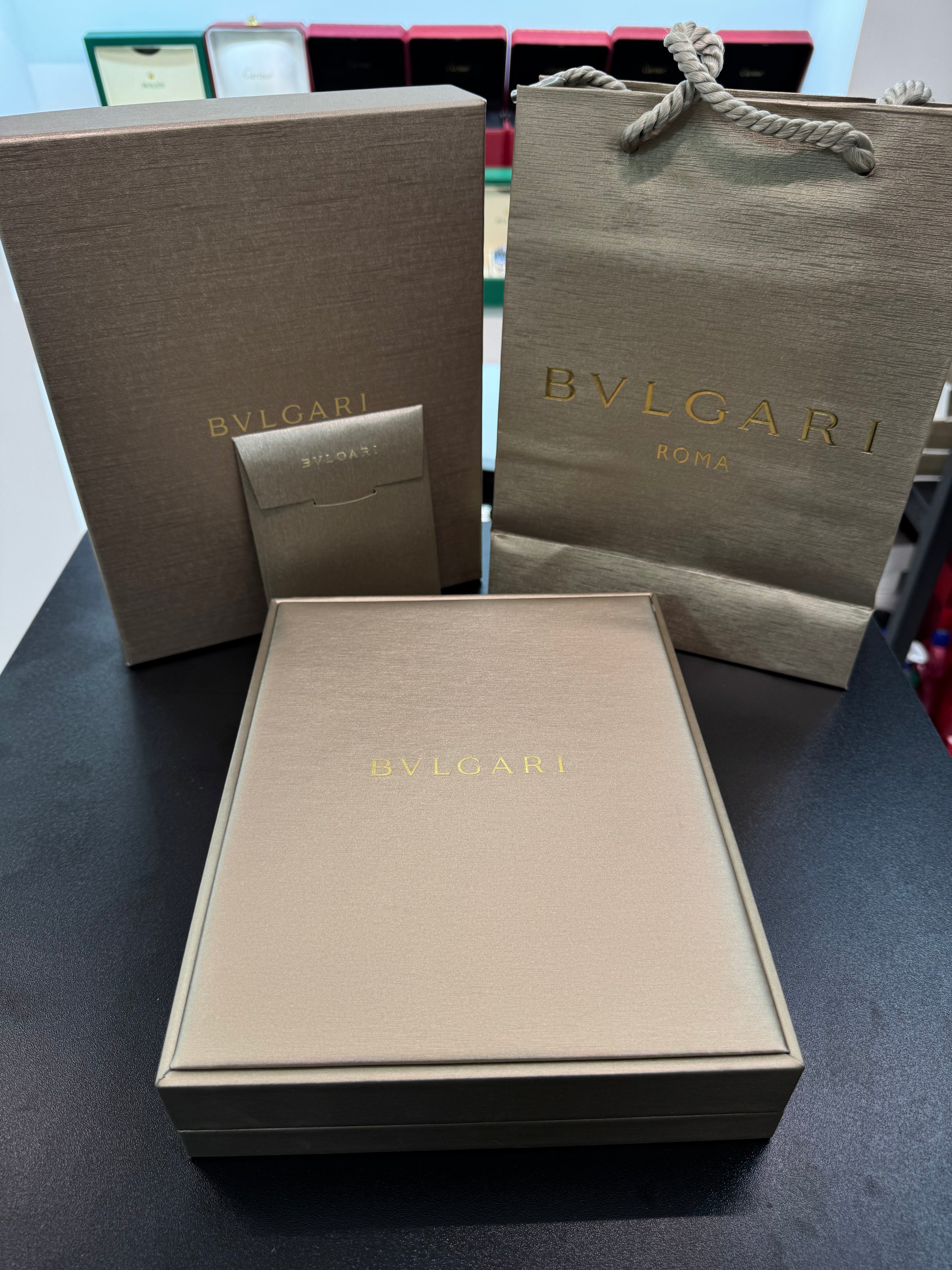 Serpenti Style Gold Necklace Set