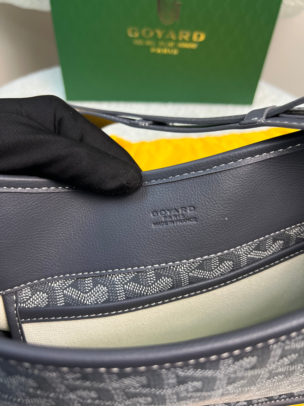 حقيبة ميوزيت كروس بنقشة Y رمادي Musette Crossbody