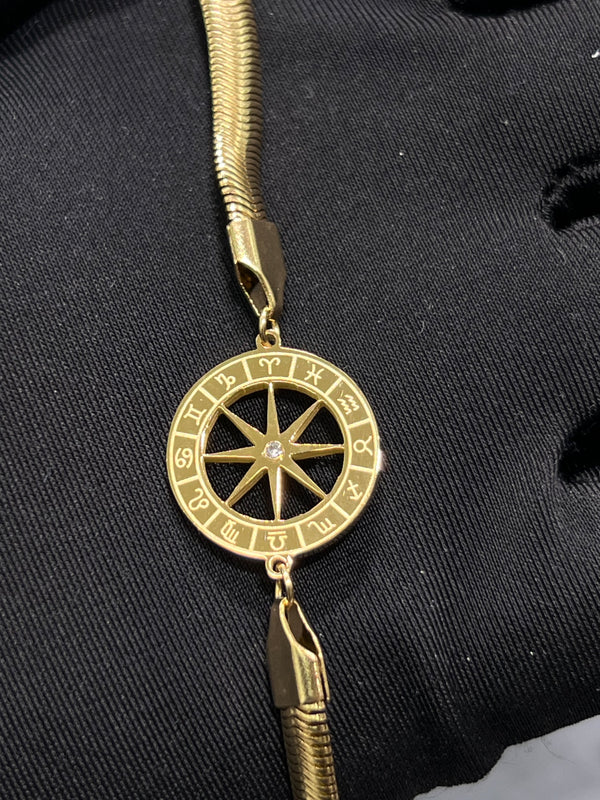 سوار البوصلة | Compass Charm Bracelet