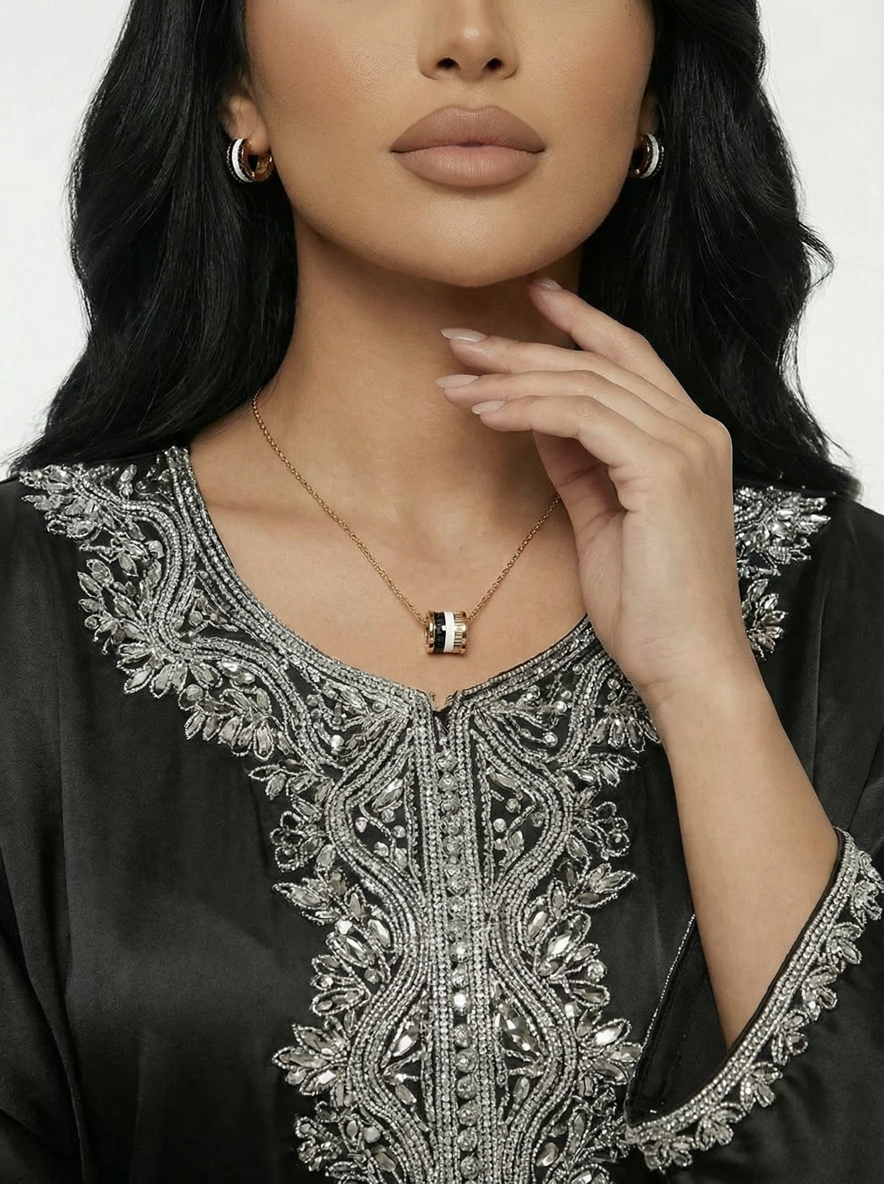 سلسال بوشرون اسود