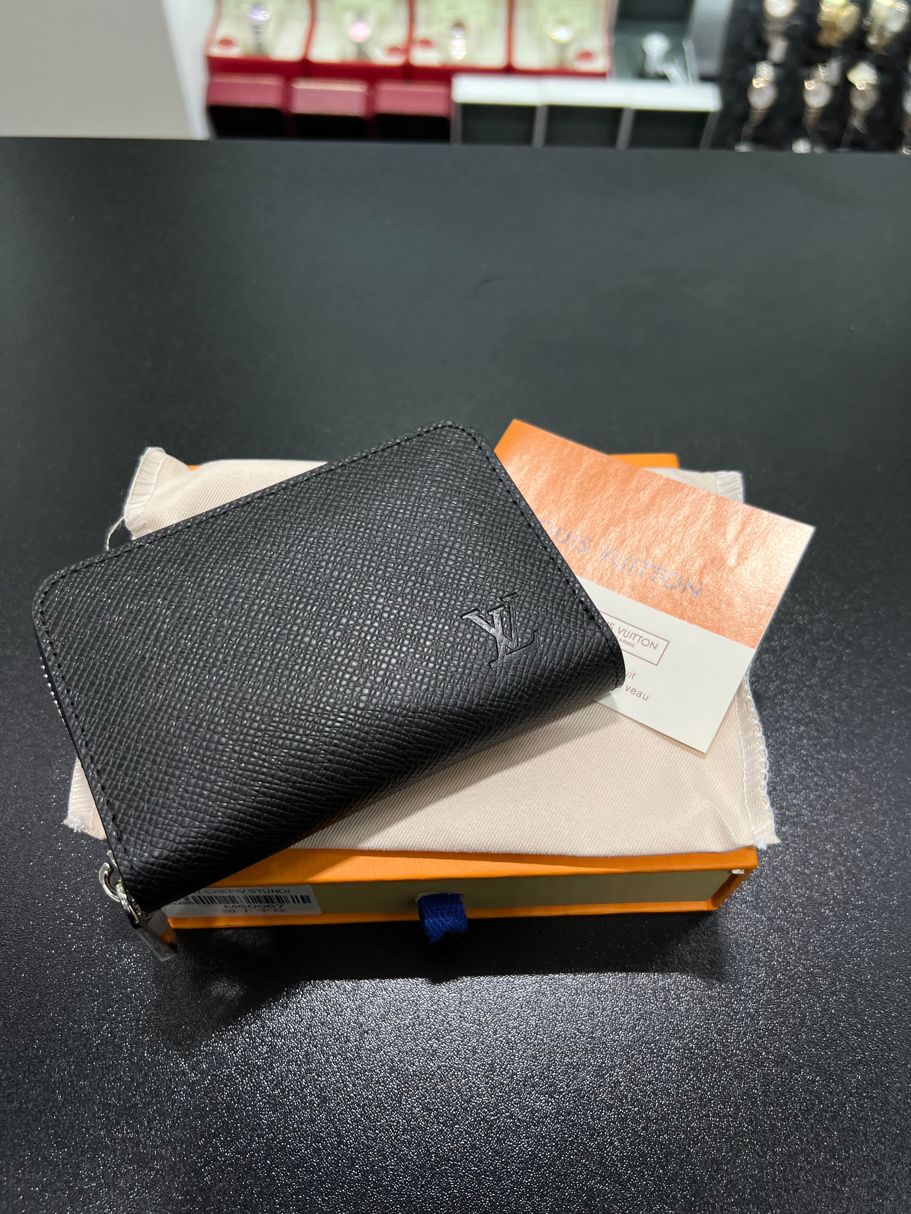 Coin Purse Vertical LV