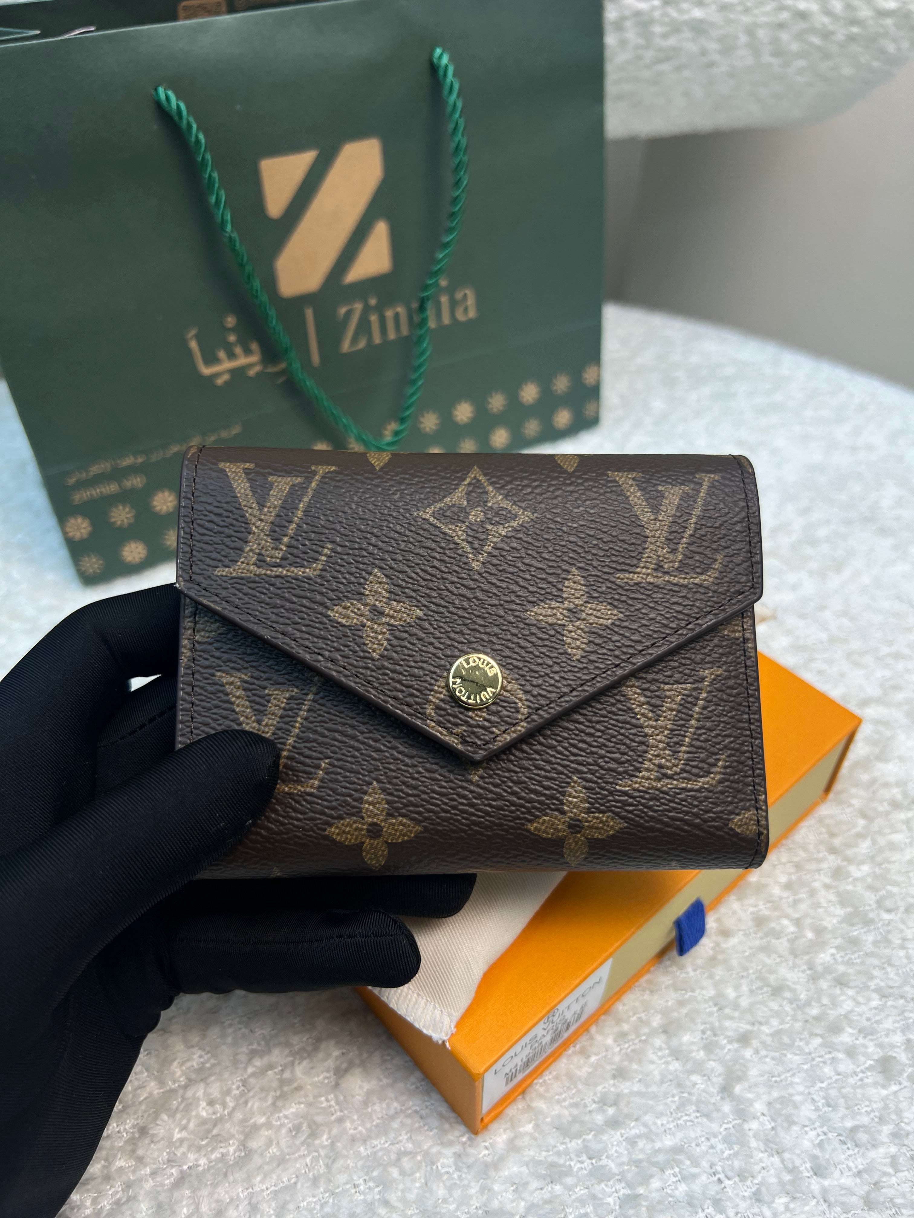 محفظة فيكتورين بنقشة المونوغرام Victorine Monogram Wallet