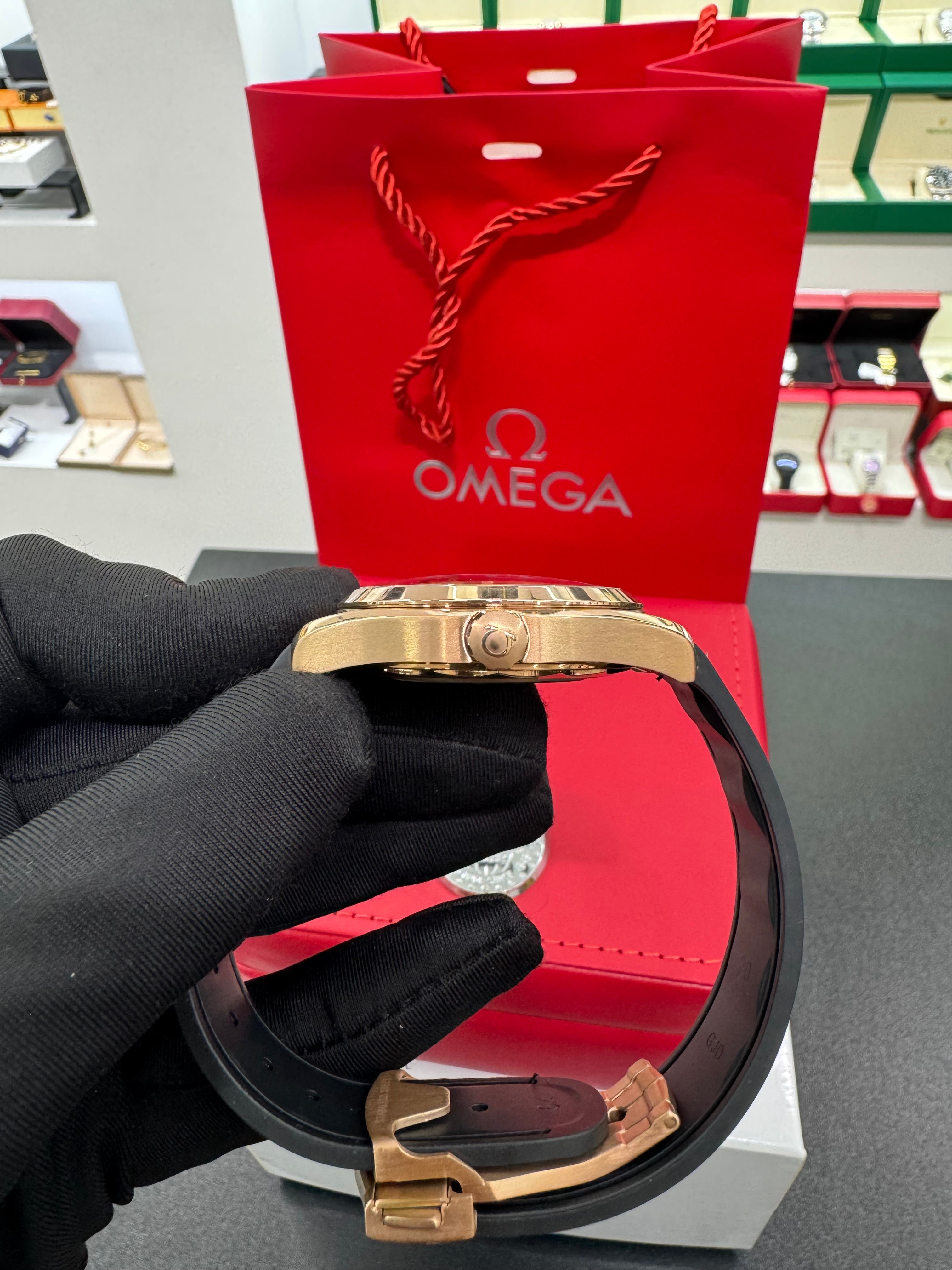 Seamaster Aqua Terra gold edition ￼size 41