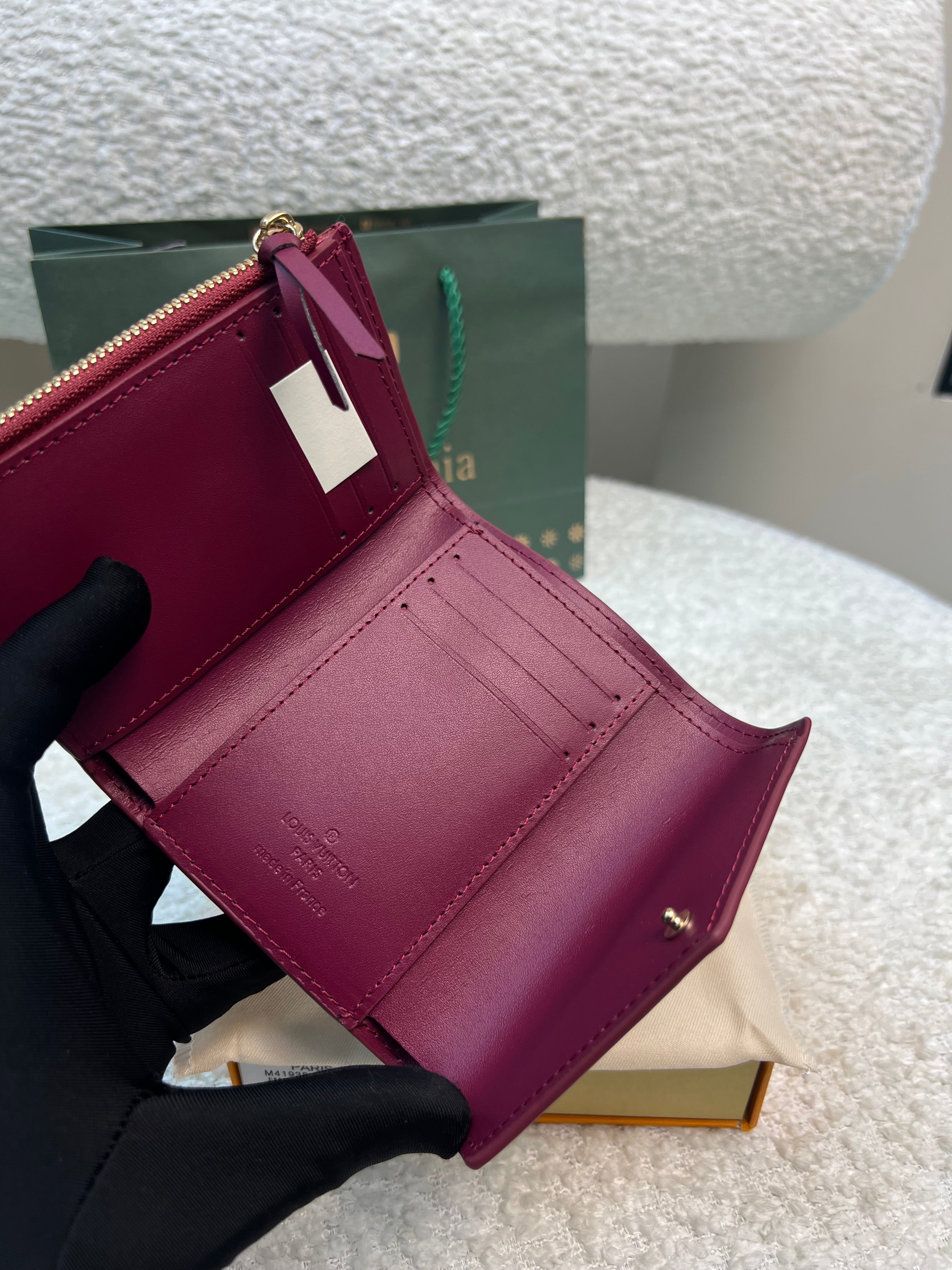 محفظة فيكتورين جلد لامع برقندي  Victorine Patent Wallet Burgundy