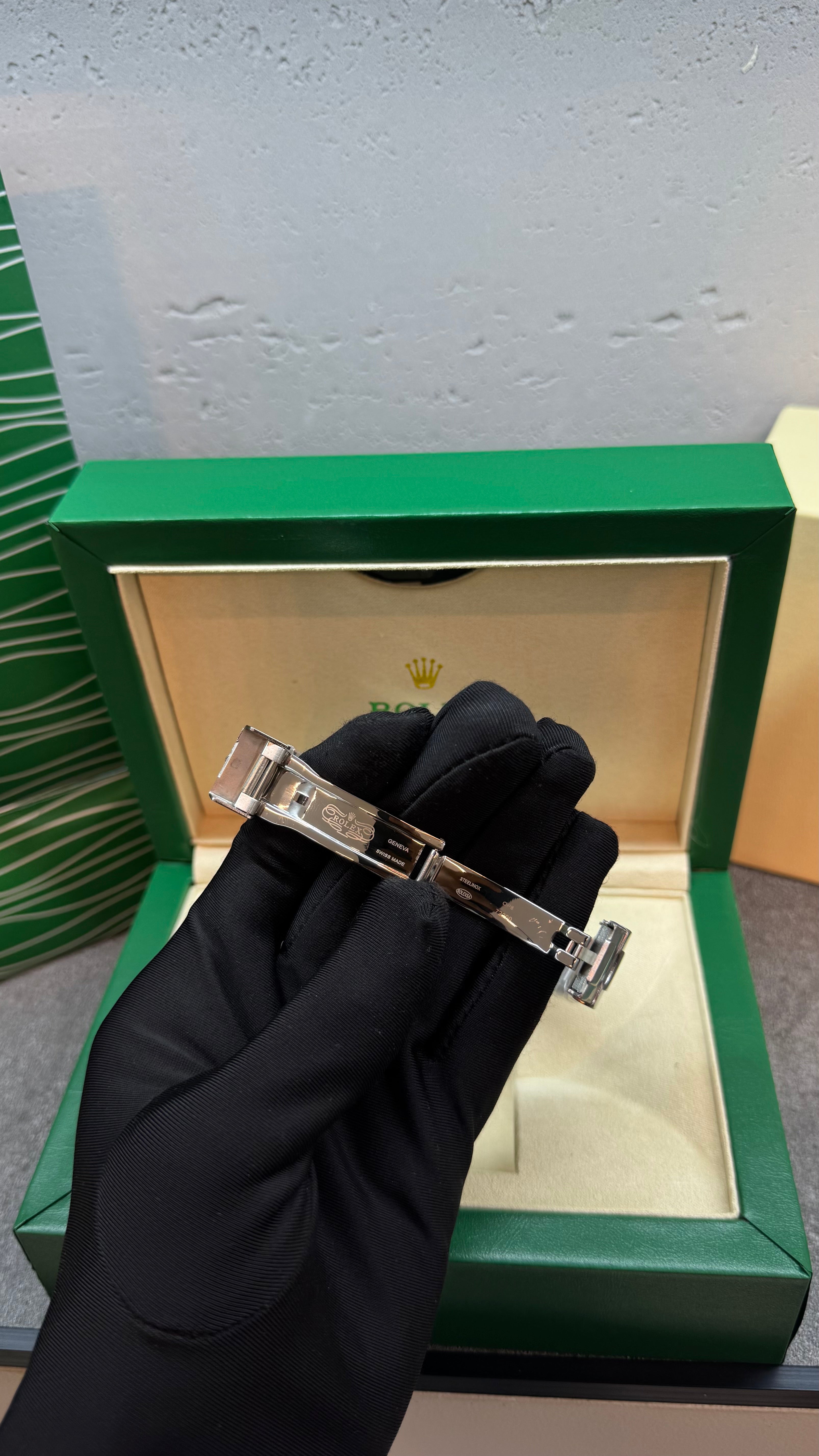 ساعة Bruce Wayne بروس واين ستانلس ستيل بمينا أسود وإطار سيراميك أسود — رجالي | Bruce Wayne Stainless Steel Watch