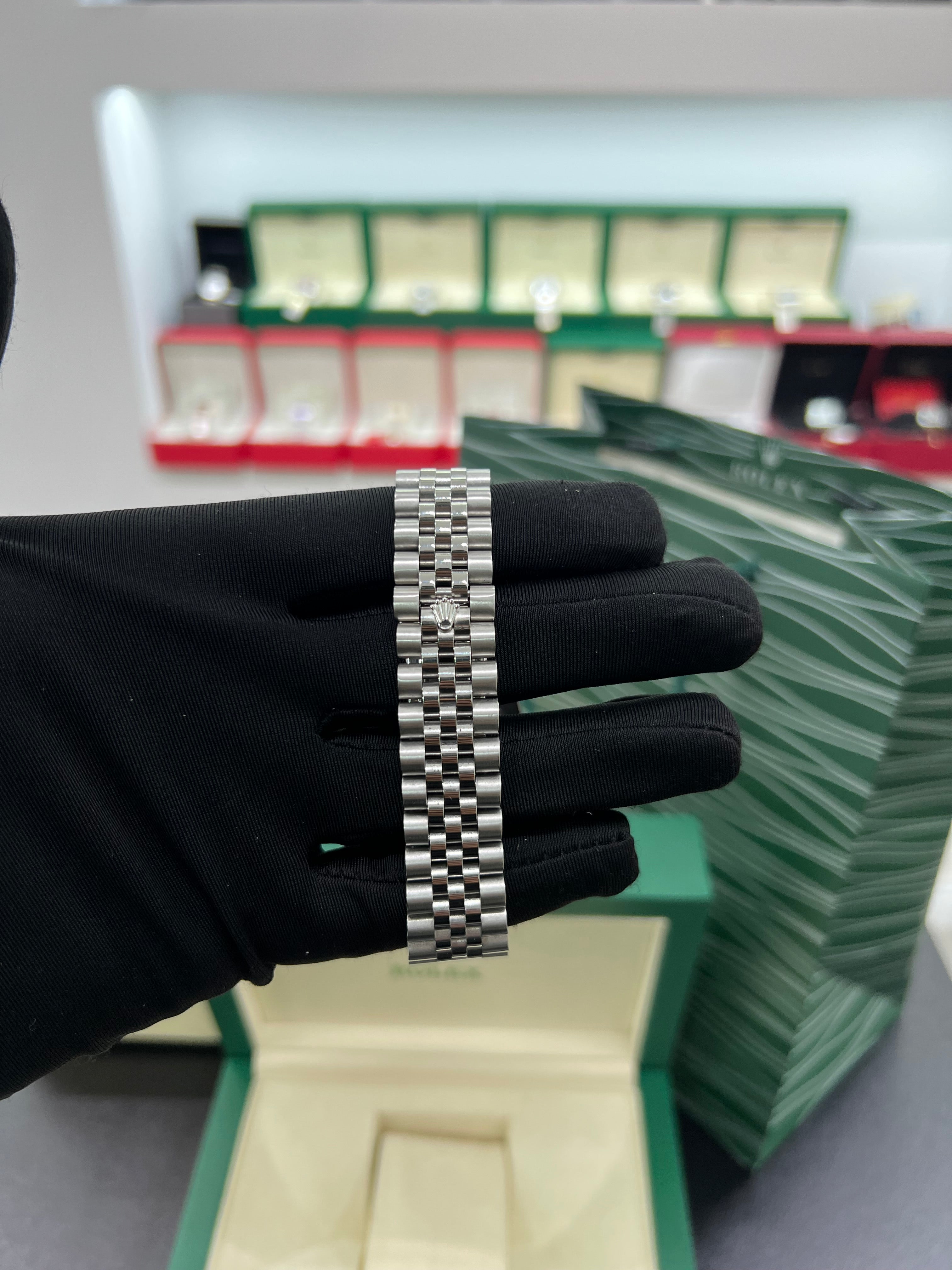 Datejust Pearl Dial Studded Size 36mm