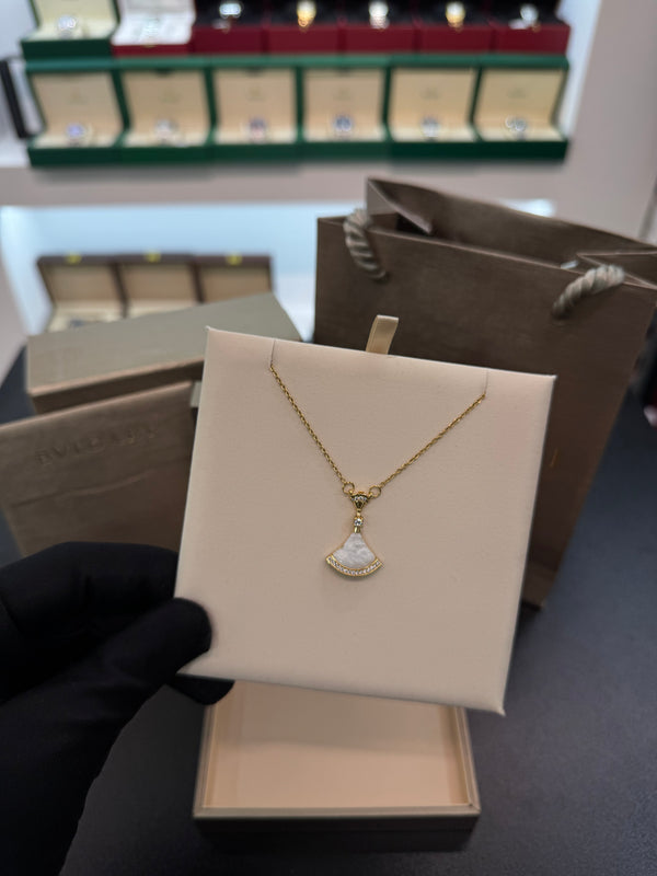 Divas dream necklace