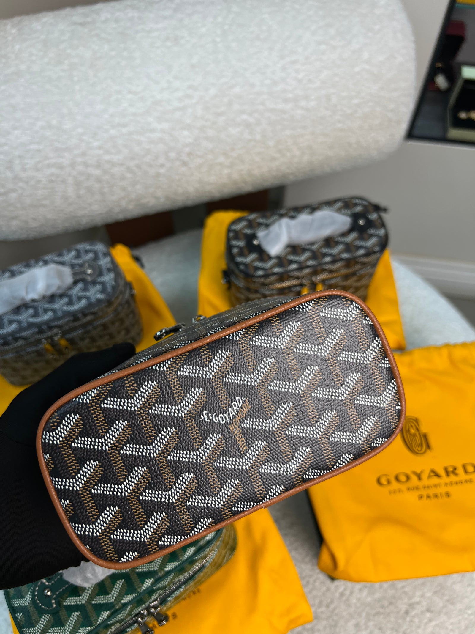 حقيبة ميوز فانيتي علبة تجميل بنقشة Muse Y Vanity Case