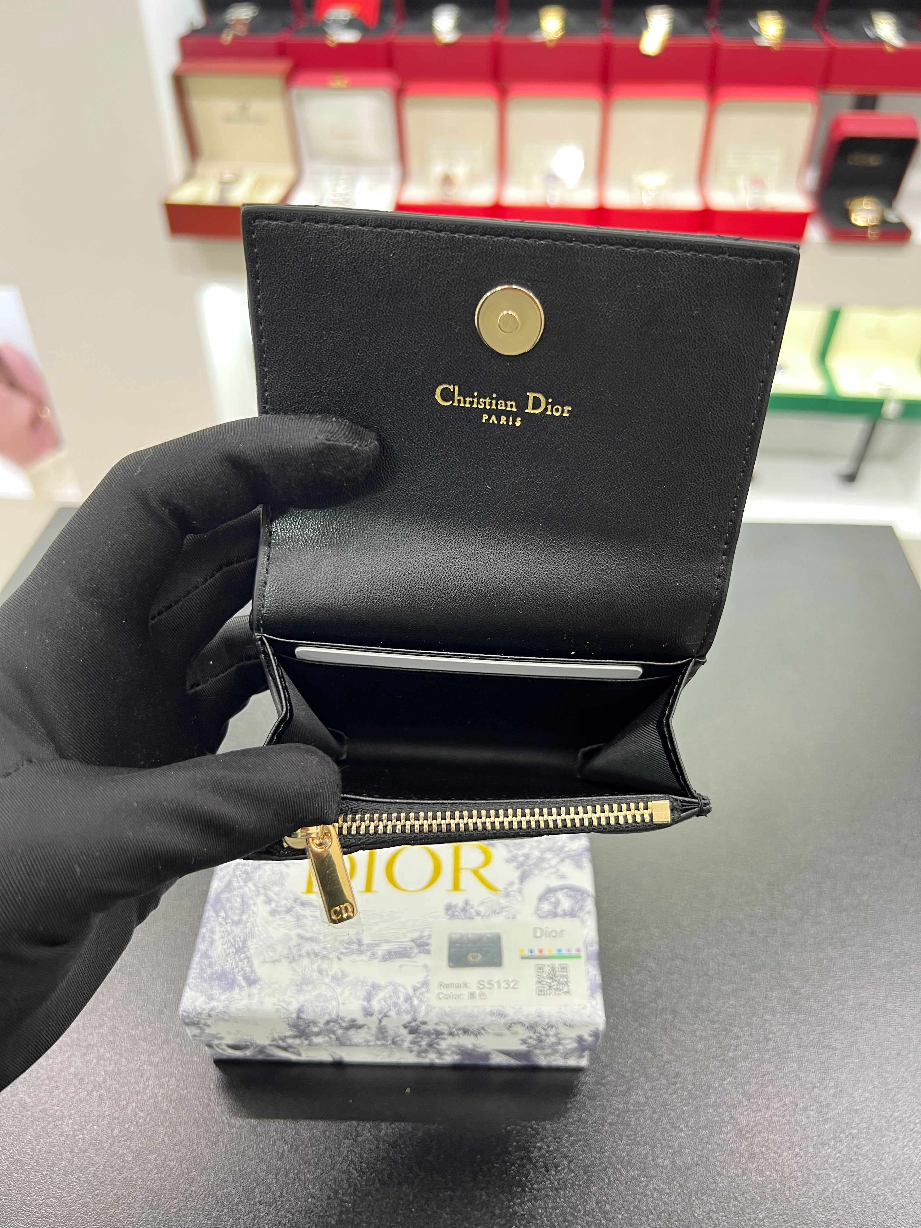 Caro Cosmos Wallet – Black Cannage Leather