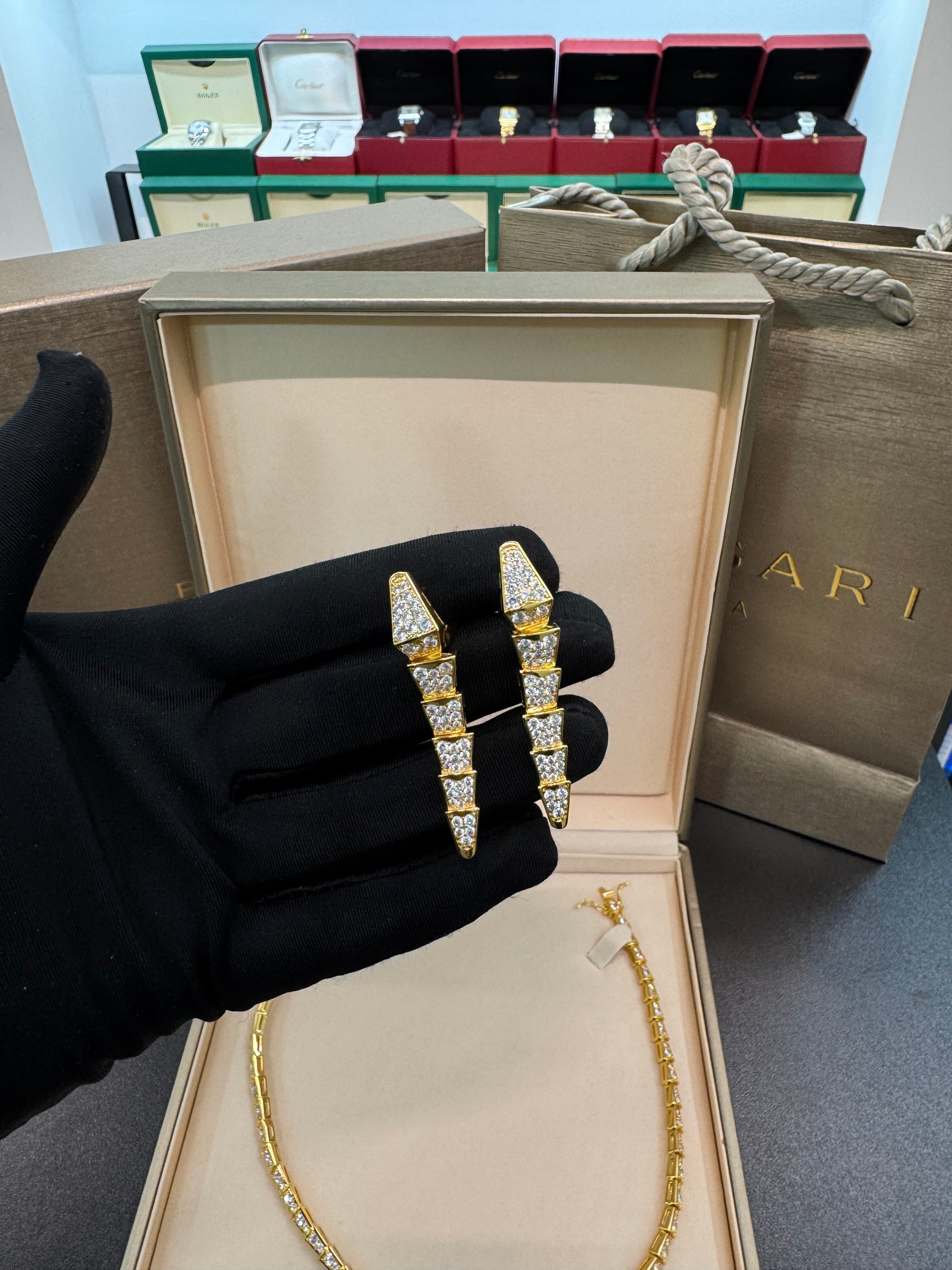 Serpenti-Inspired Drop Necklace Set studded (خراص طويل)