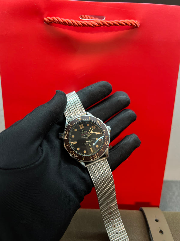 ساعة سيماستر دايفر 300M – إصدار 007
Seamaster Diver 300M – 007 Edition
