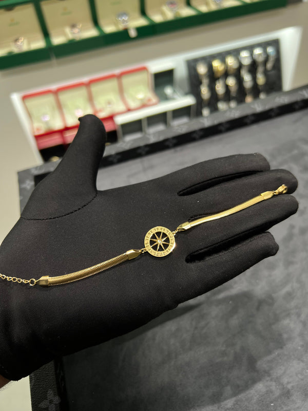 سوار البوصلة | Compass Charm Bracelet