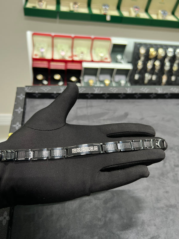 سوار ستيل أسود بميدالية دائرية | Black Steel Medallion Bracelet