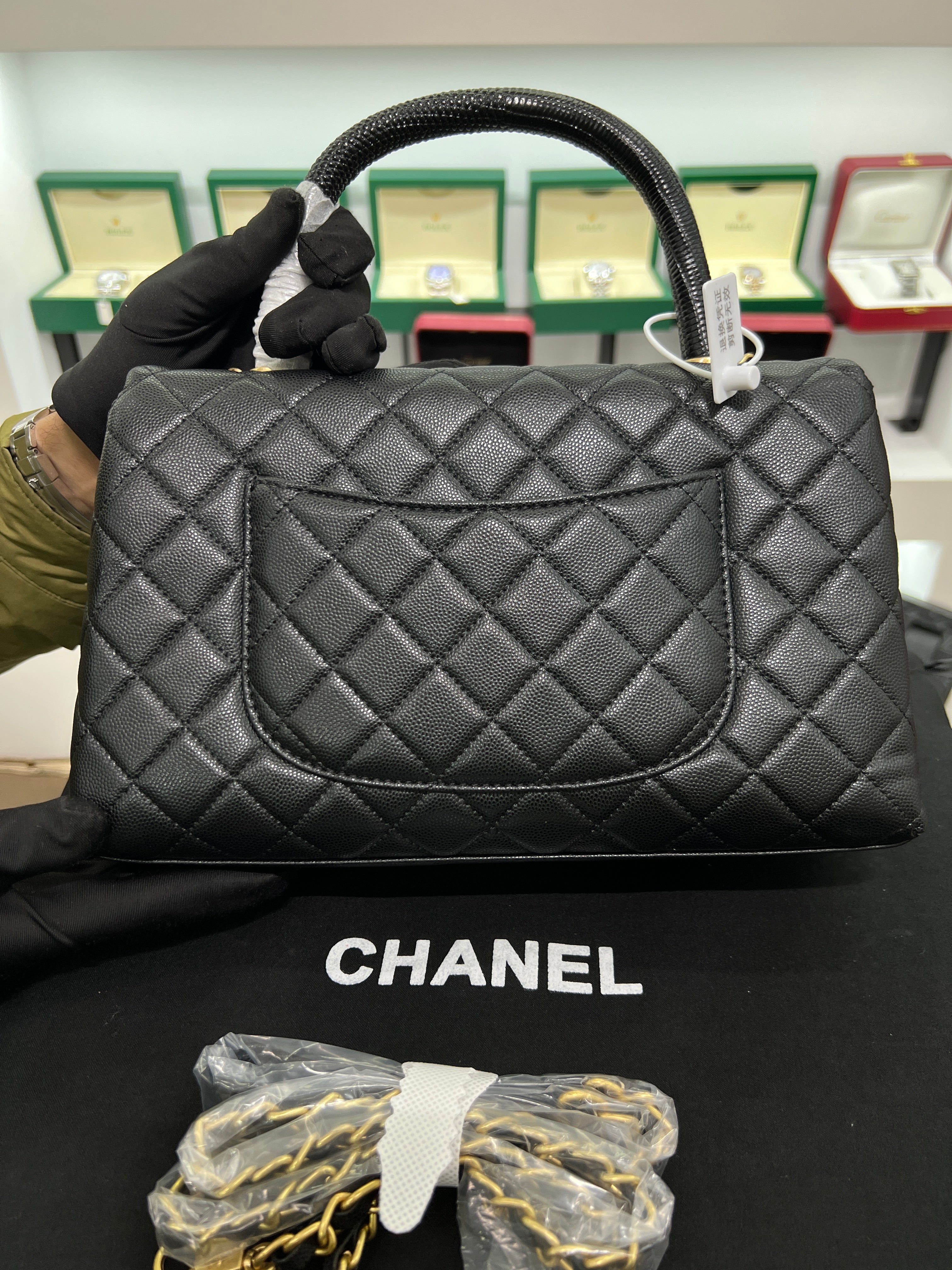 Handle Flap Bag – Caviar Leather (Black)