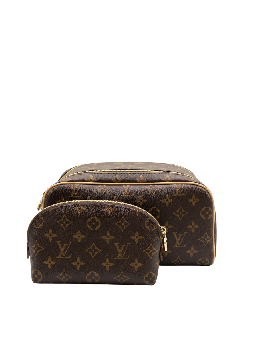 طقم حقيبتين مونوجرام (قطعتان)
Monogram Pouch Set (2 Pieces)