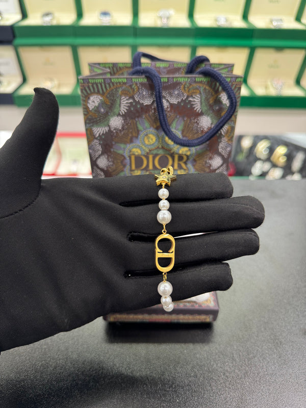 سوار اللؤلؤة والنجمة | Pearl & Star Charm Bracelet